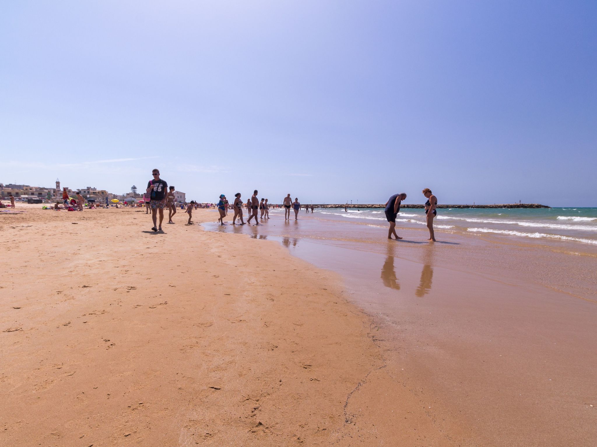 Appartement in Donnalucata mit Möblierter Terrasse und Meerblick-Drinnen