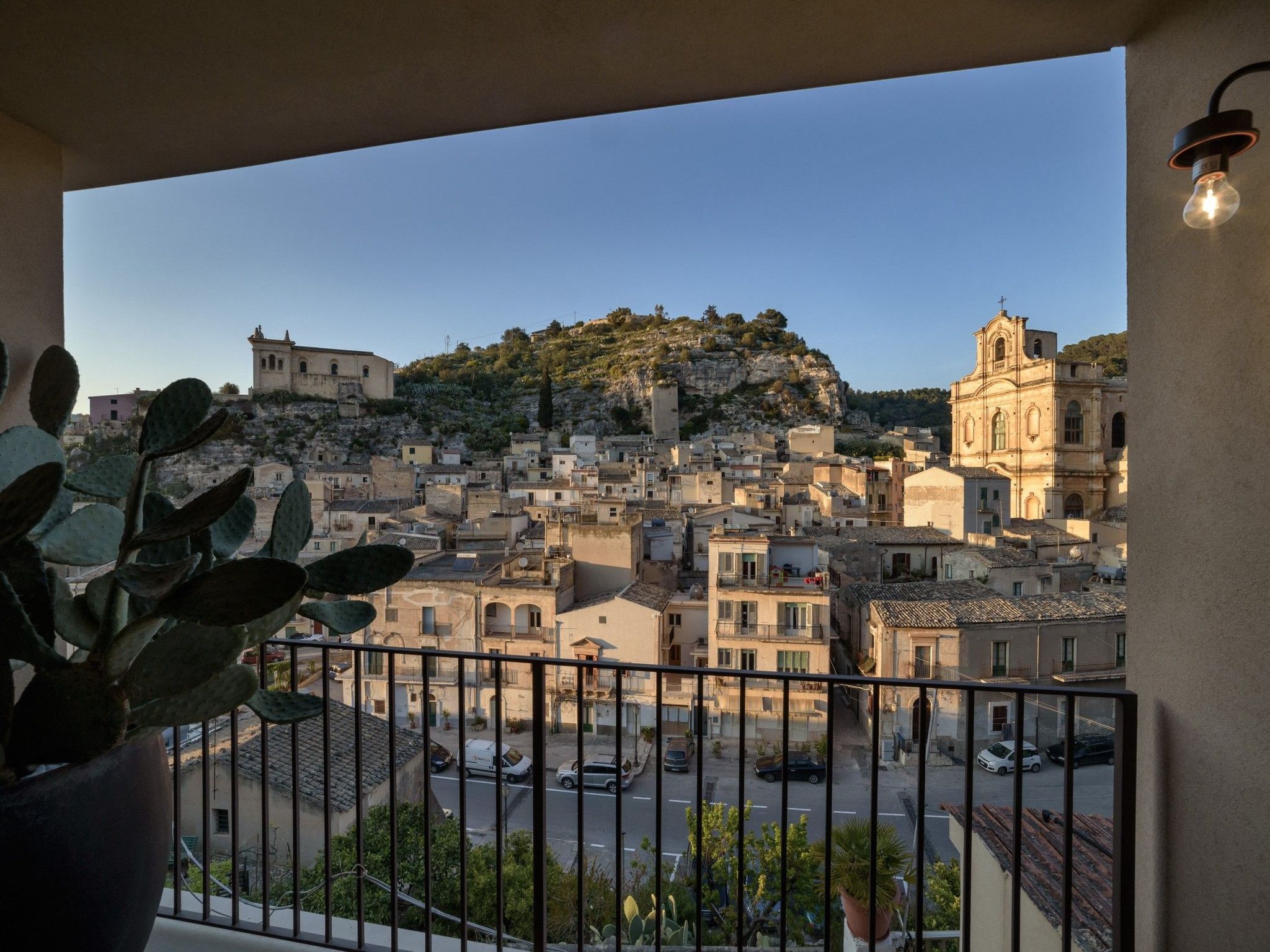 Located into the fascinating district of Santa Maria La Nova’s Church, in Scicli, the apartment is very close to the centre, a few steps from Piuazza Busacca and the main monuments of the town.It is..