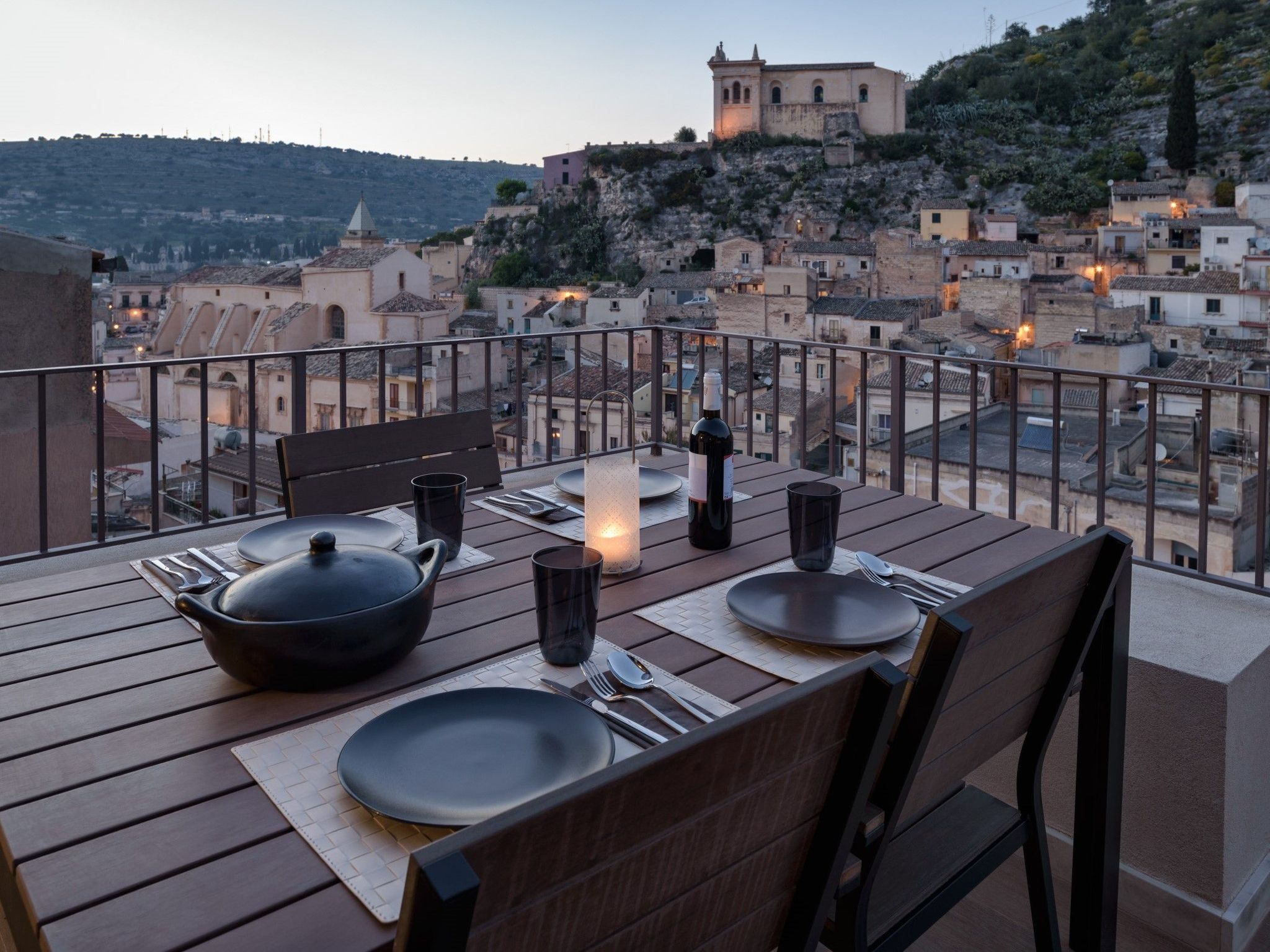 Nettes Appartement in Scicli mit Möblierter Terrasse-Binnen