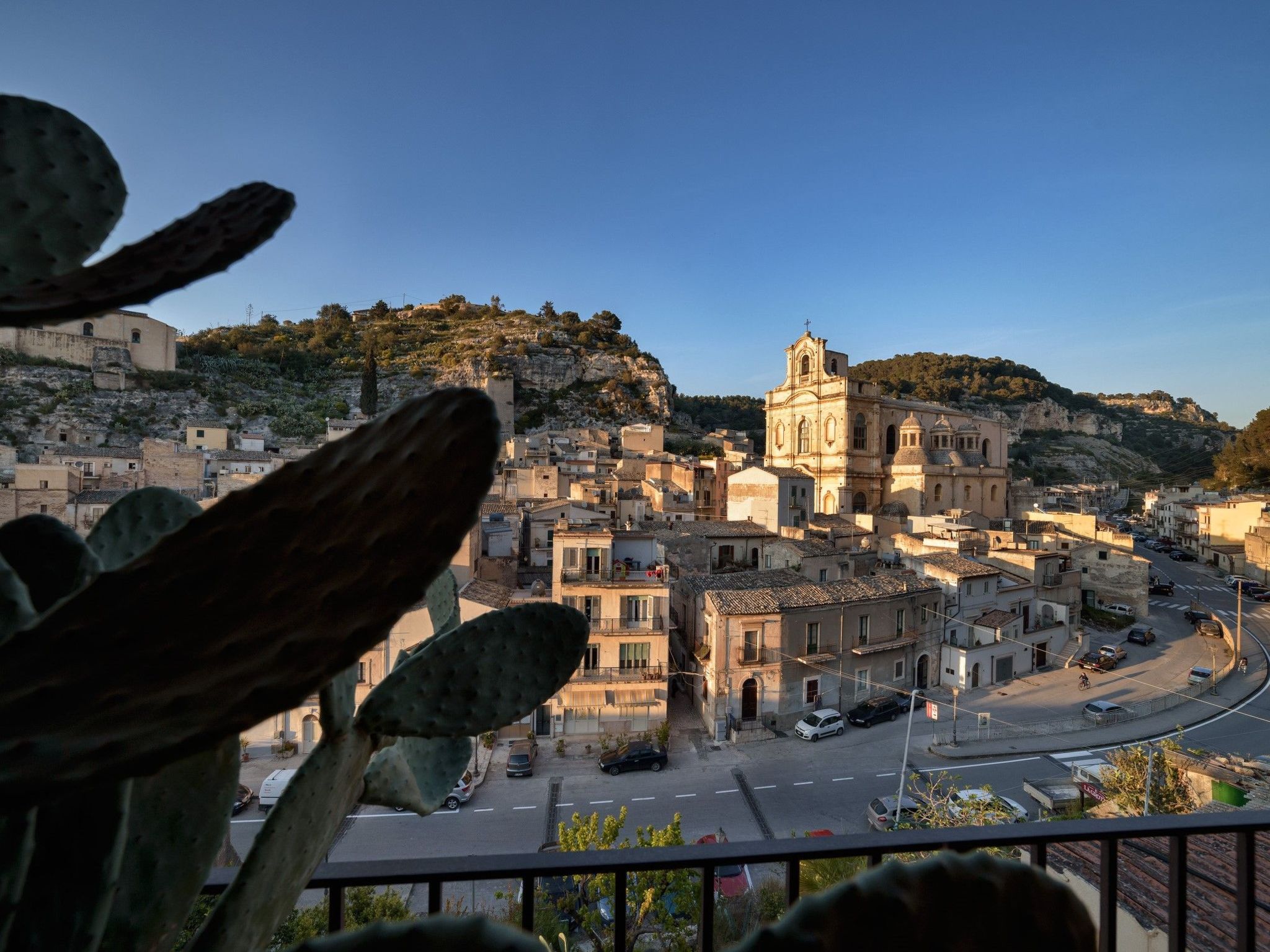 Nettes Appartement in Scicli mit Möblierter Terrasse-Binnen