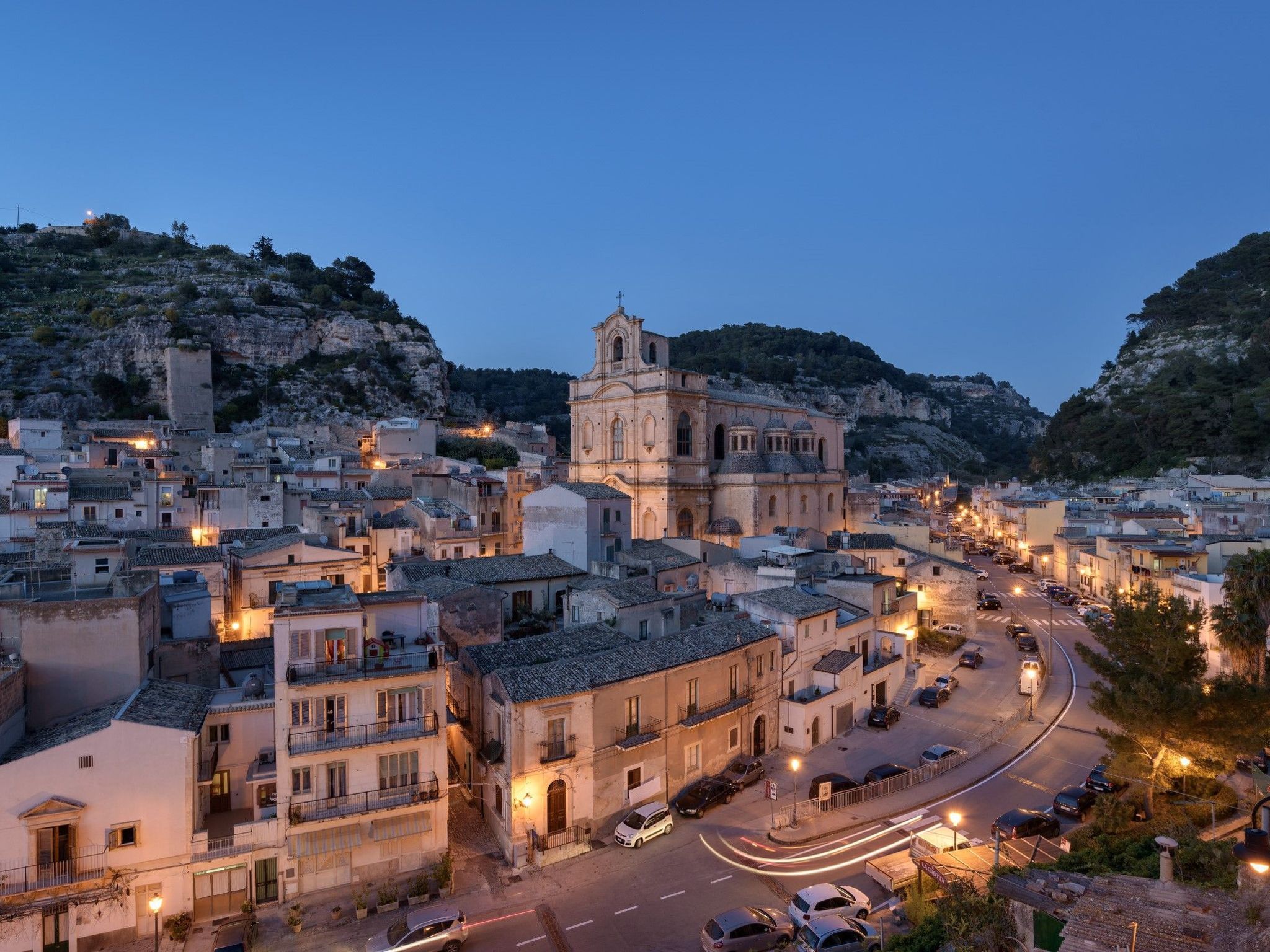 Nettes Appartement in Scicli mit Möblierter Terrasse-Binnen