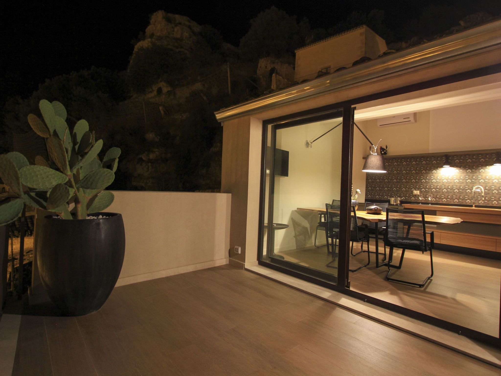 Nettes Appartement in Scicli mit Möblierter Terrasse-Binnen