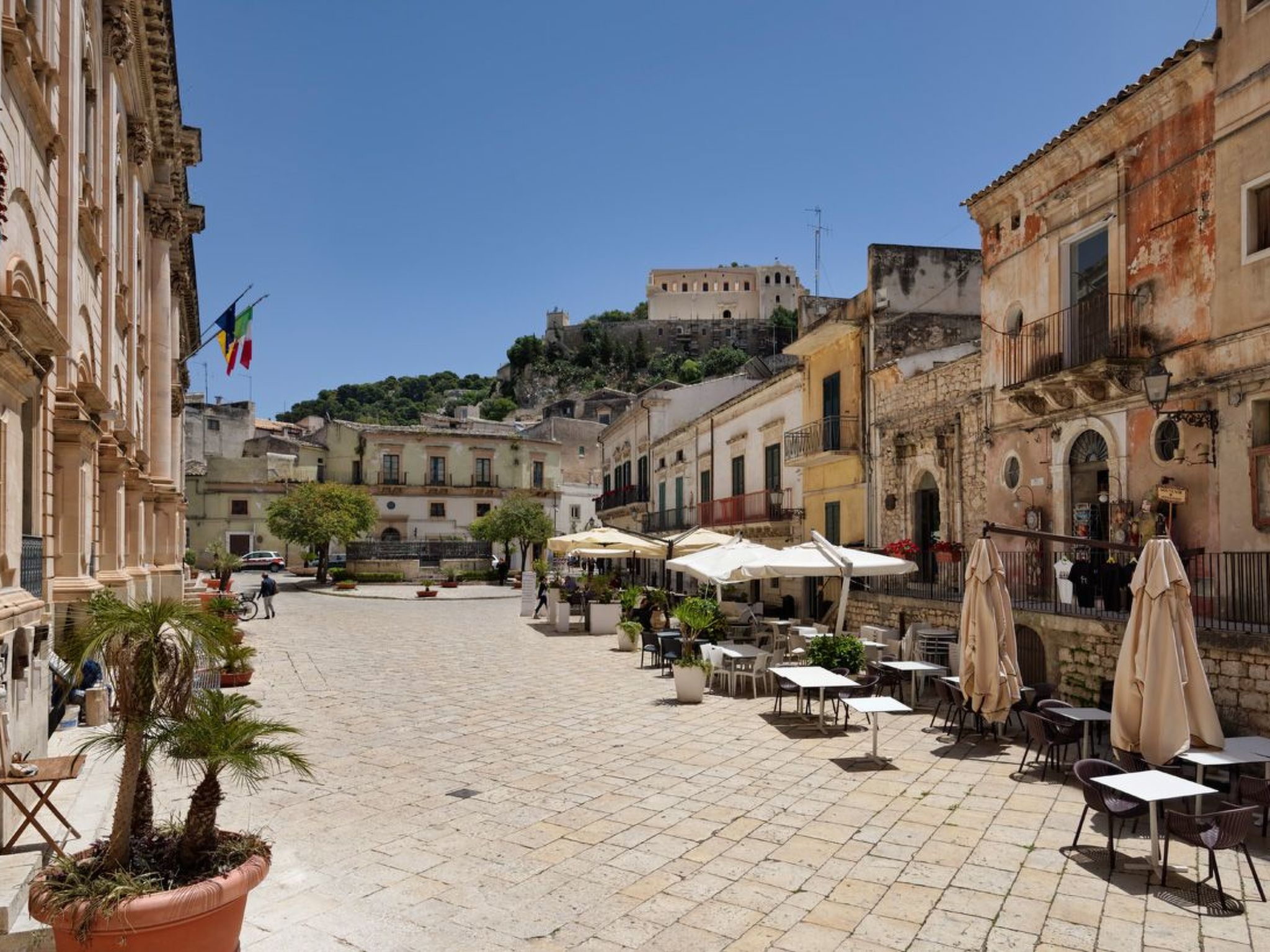 Nettes Appartement in Scicli mit Möblierter Terrasse-Binnen