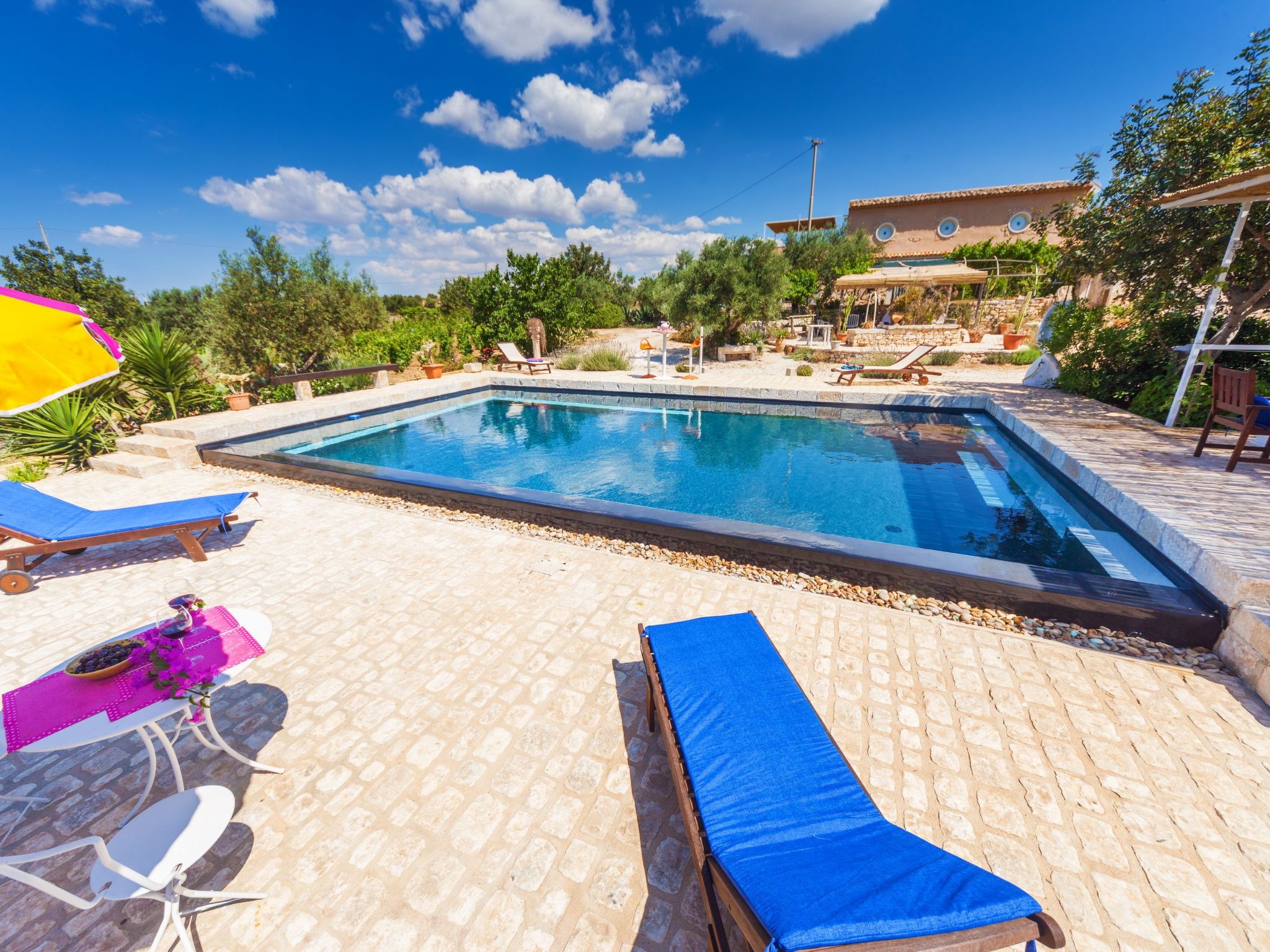 Villa 'Mamma Sandra' mit privatem Pool-Binnen