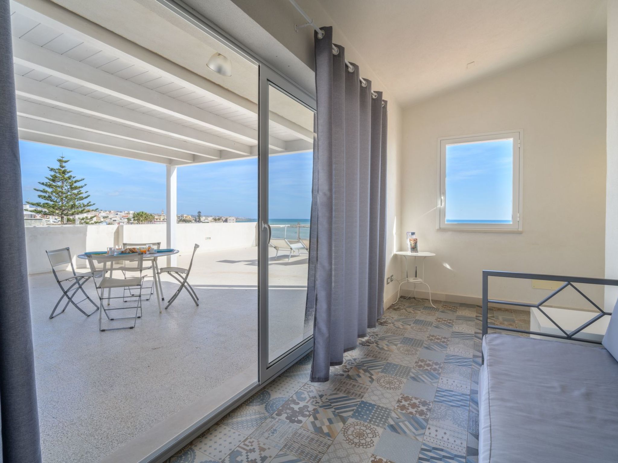 In Donnalucata mit Grill und Terrasse-Binnen