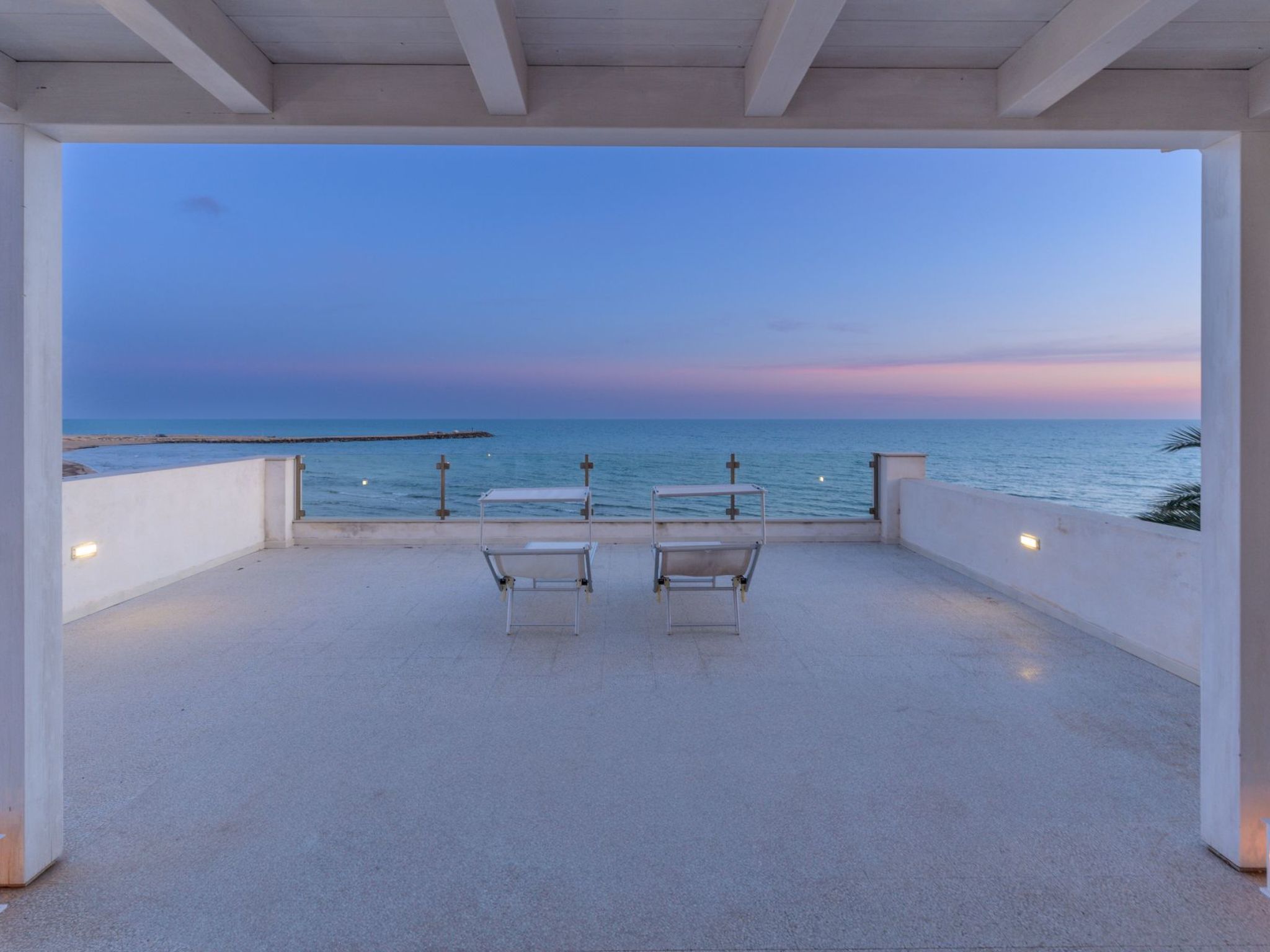 In Donnalucata mit Grill und Terrasse-Binnen