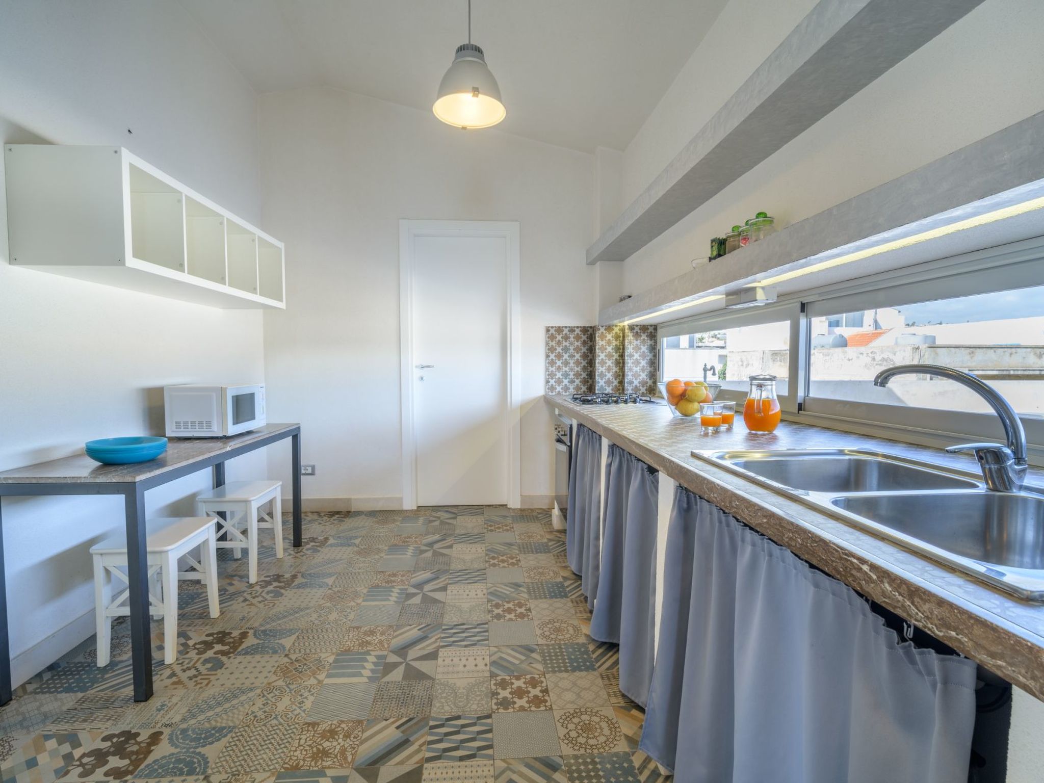 In Donnalucata mit Grill und Terrasse-Binnen