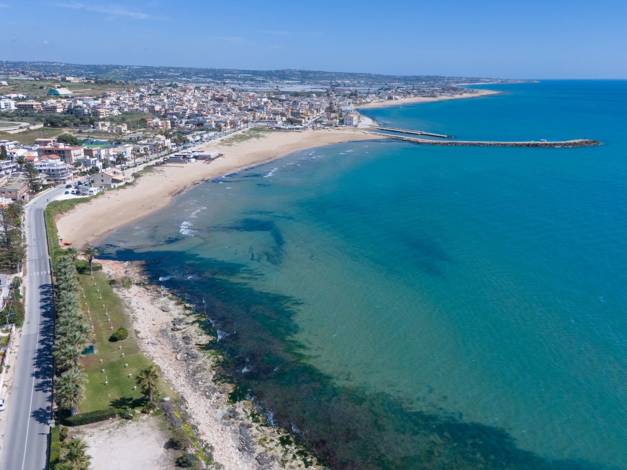 In Donnalucata mit Grill und Terrasse-Binnen