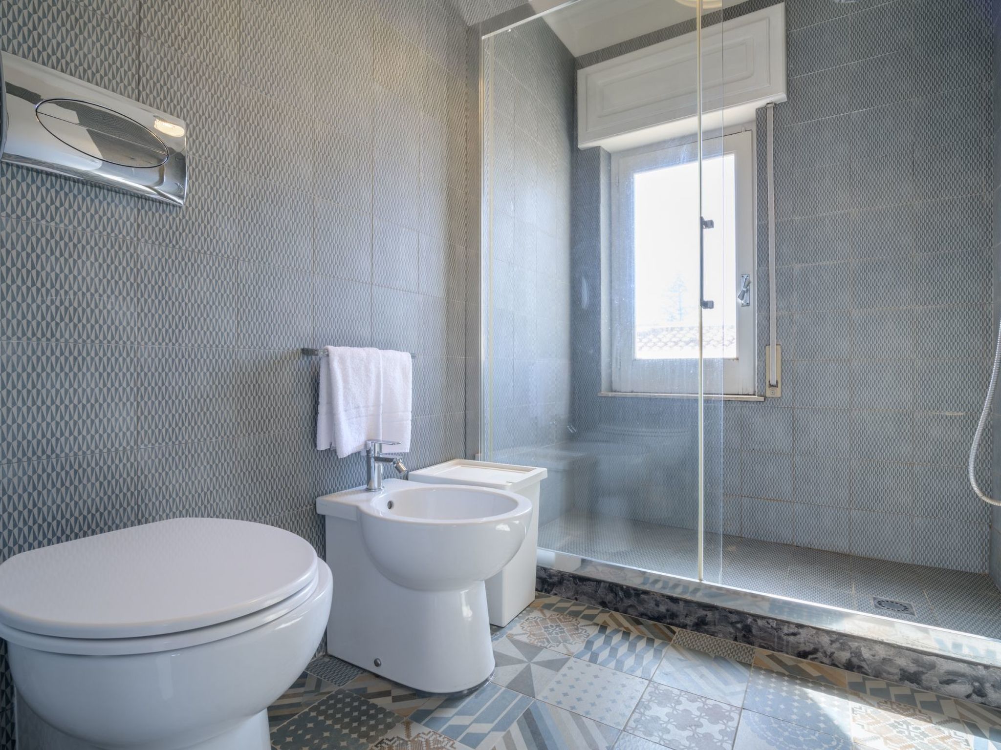 In Donnalucata mit Grill und Terrasse-Binnen