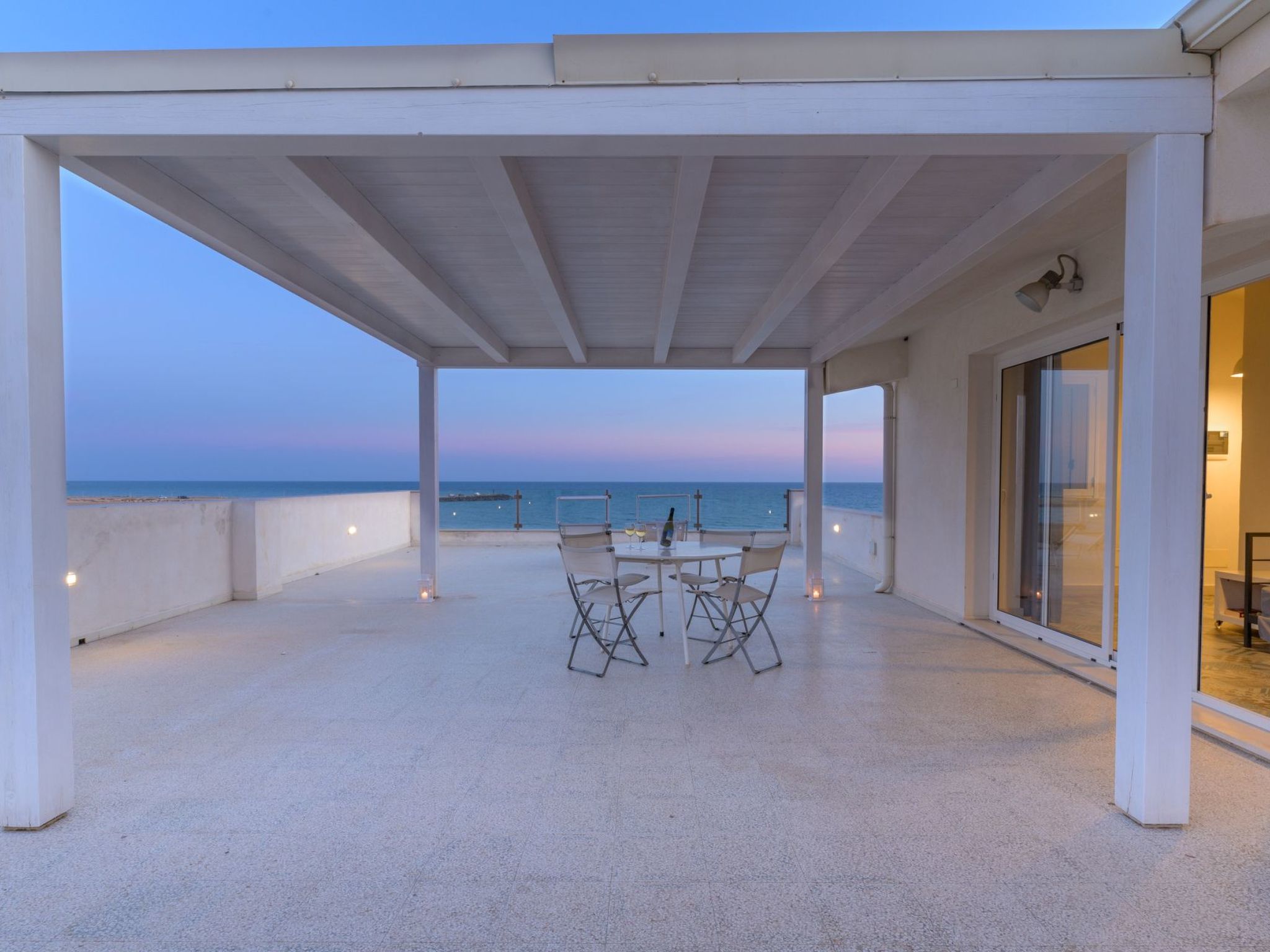 In Donnalucata mit Grill und Terrasse-Binnen