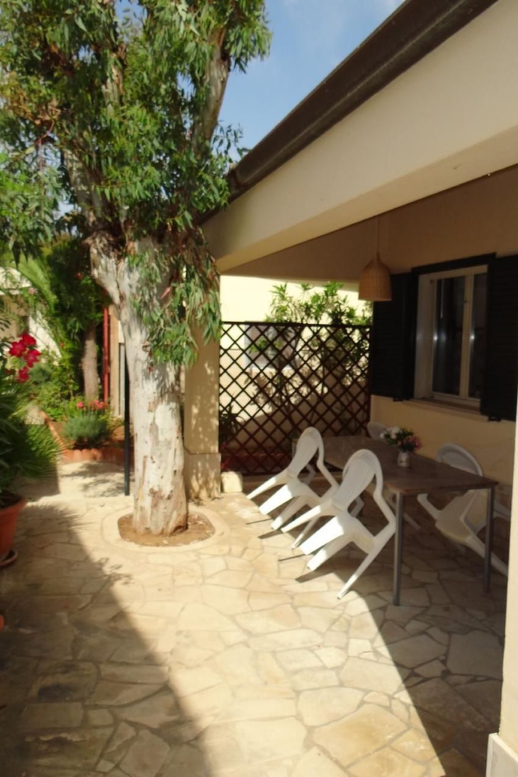 Schöner zentraler Bungalow direkt am Sandstrand auf Sizilien-Inside