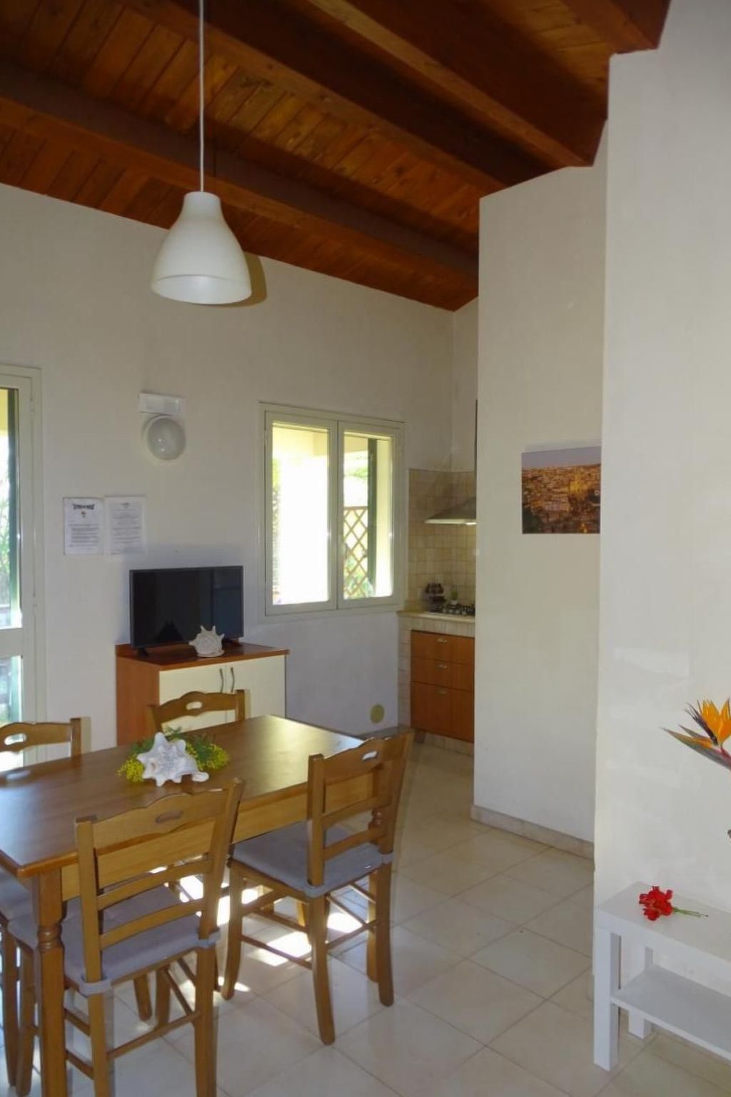 Schöner zentraler Bungalow direkt am Sandstrand auf Sizilien-Inside