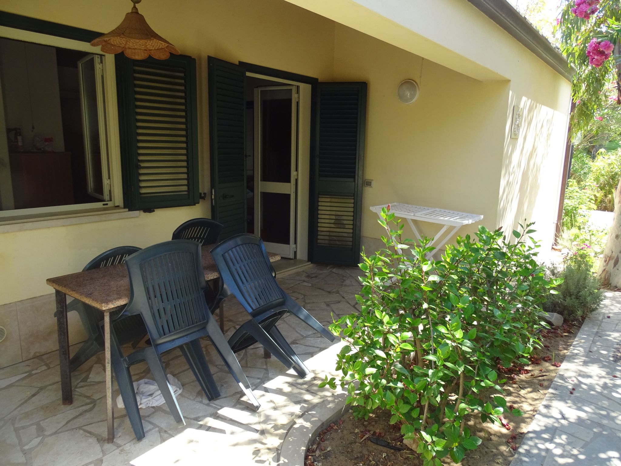 Schöner zentraler Bungalow direkt am Sandstrand auf Sizilien-Binnen