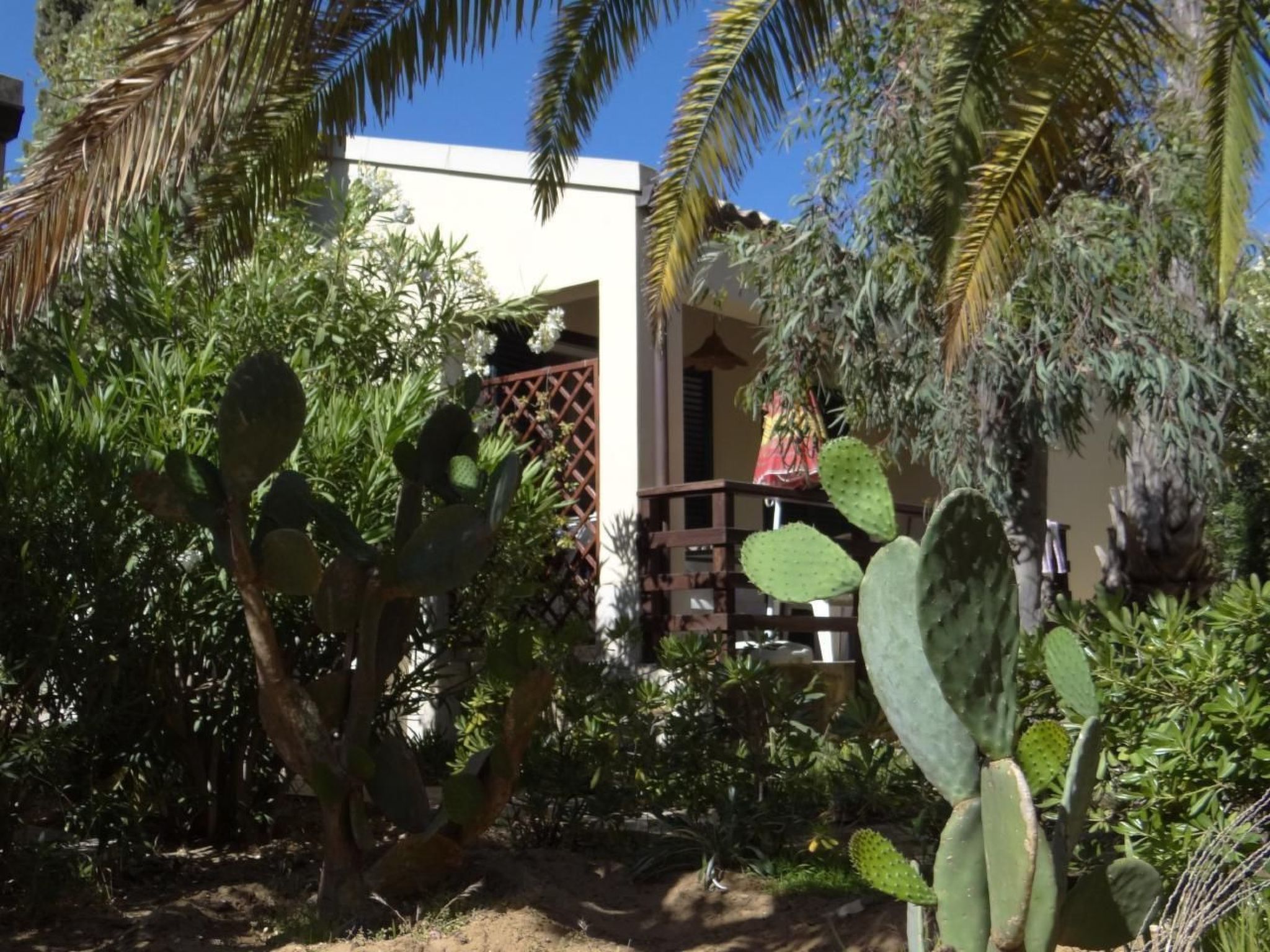 Schöner zentraler Bungalow direkt am Sandstrand auf Sizilien-Binnen