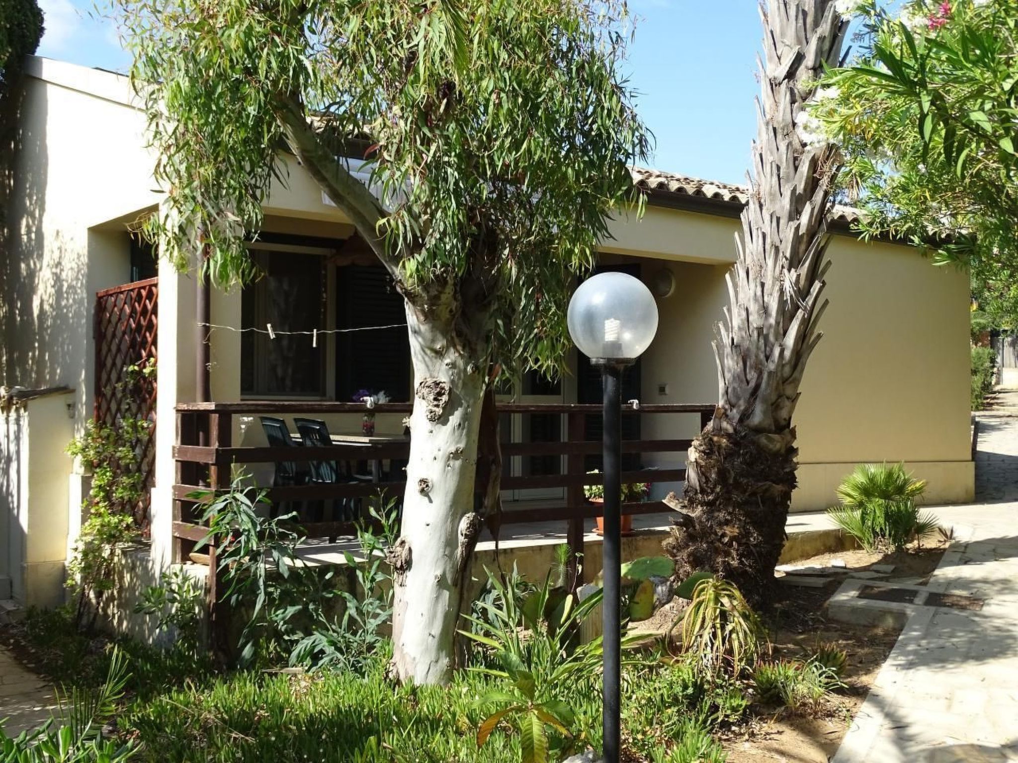 Schöner zentraler Bungalow direkt am Sandstrand auf Sizilien-Binnen