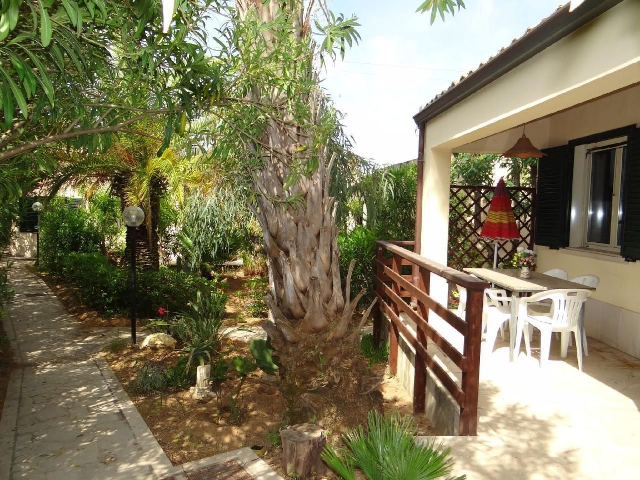 Schöner zentraler Bungalow direkt am Sandstrand auf Sizilien-Binnen