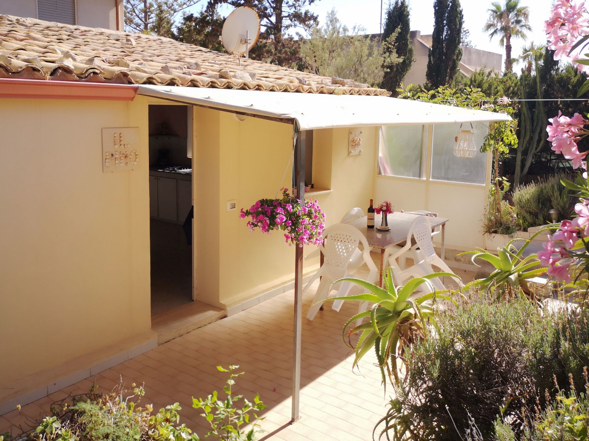 Kleines ruhiges Ferienhaus direkt am Meer-Binnen