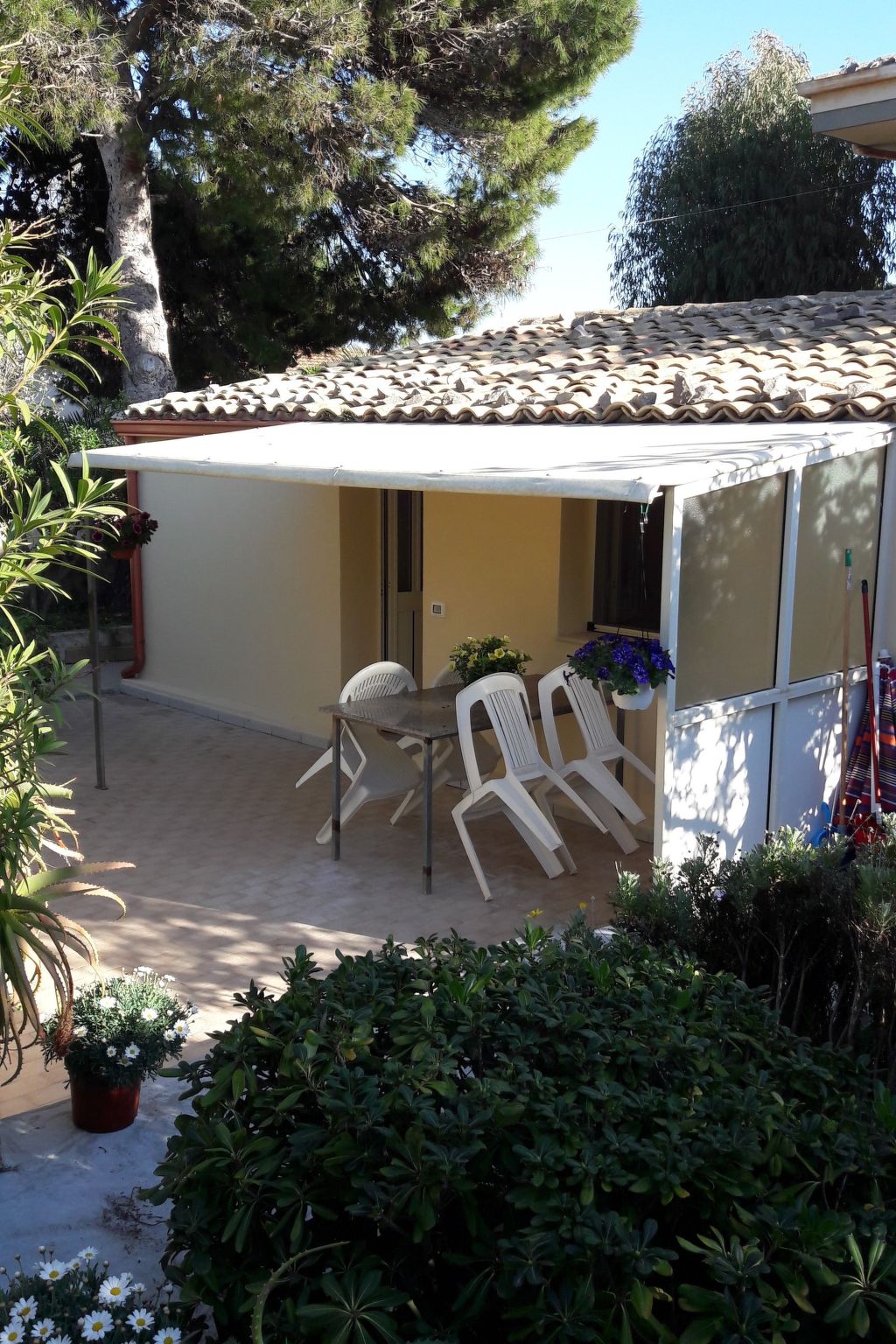 Kleines ruhiges Ferienhaus direkt am Meer-Binnen