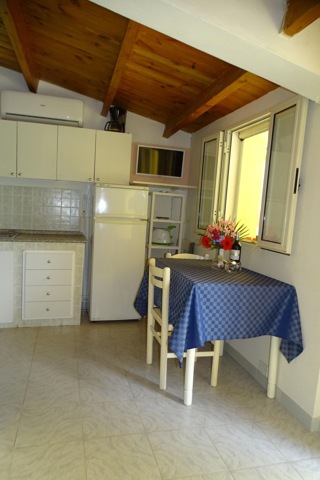 Kleines ruhiges Ferienhaus direkt am Meer-Binnen