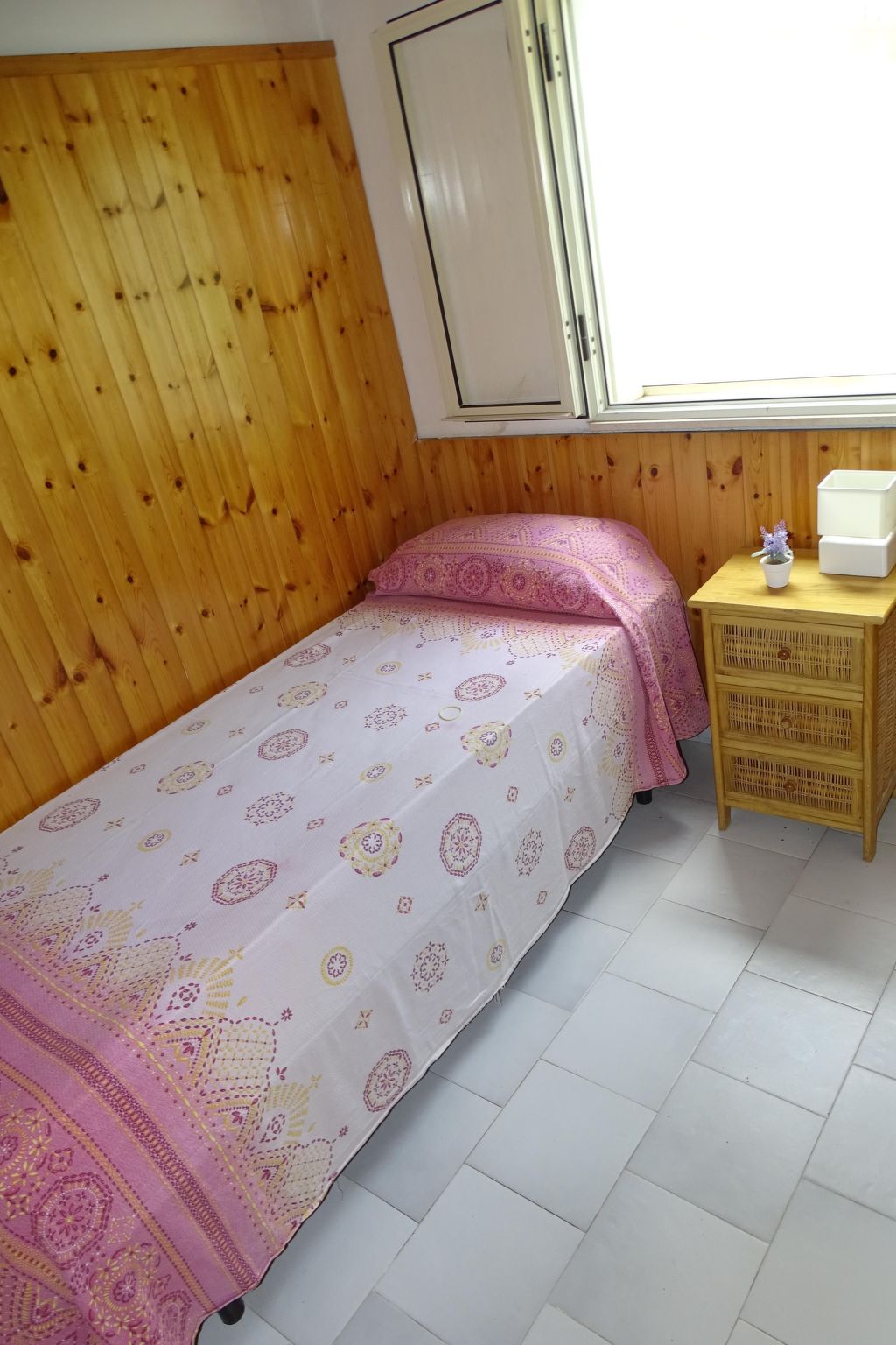 Kleines ruhiges Ferienhaus direkt am Meer-Binnen