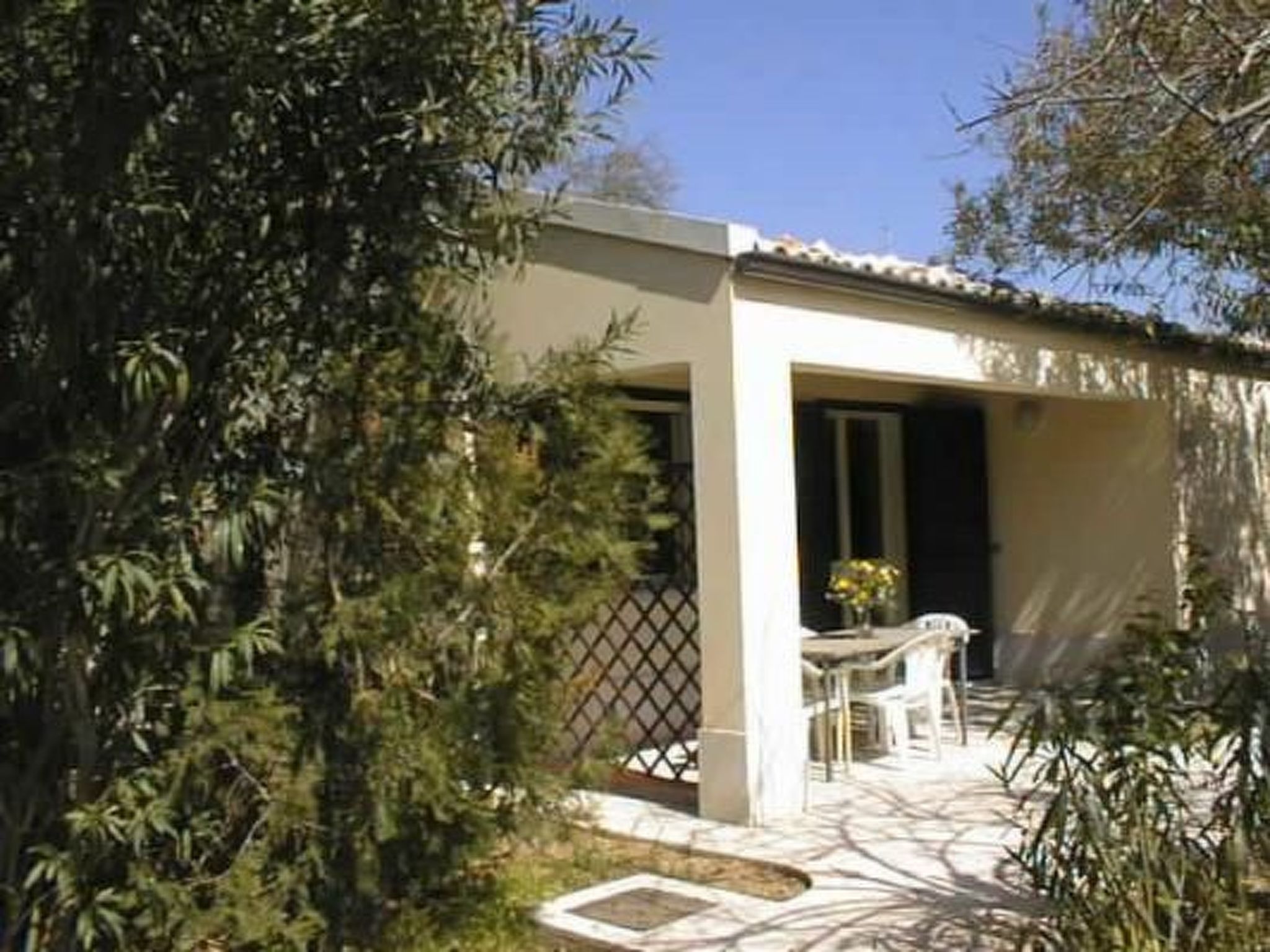 Schöner zentraler Bungalow direkt am Sandstrand auf Sizilien-Binnen