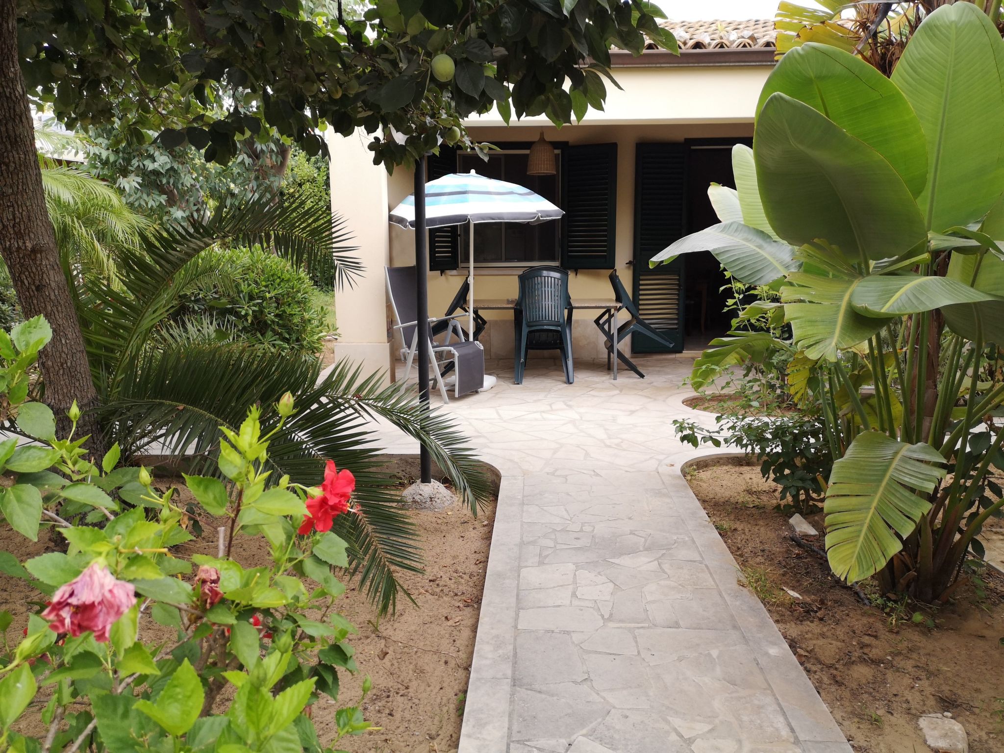 Schöner Bungalow direkt am Sandstrand auf Sizilien-Inside