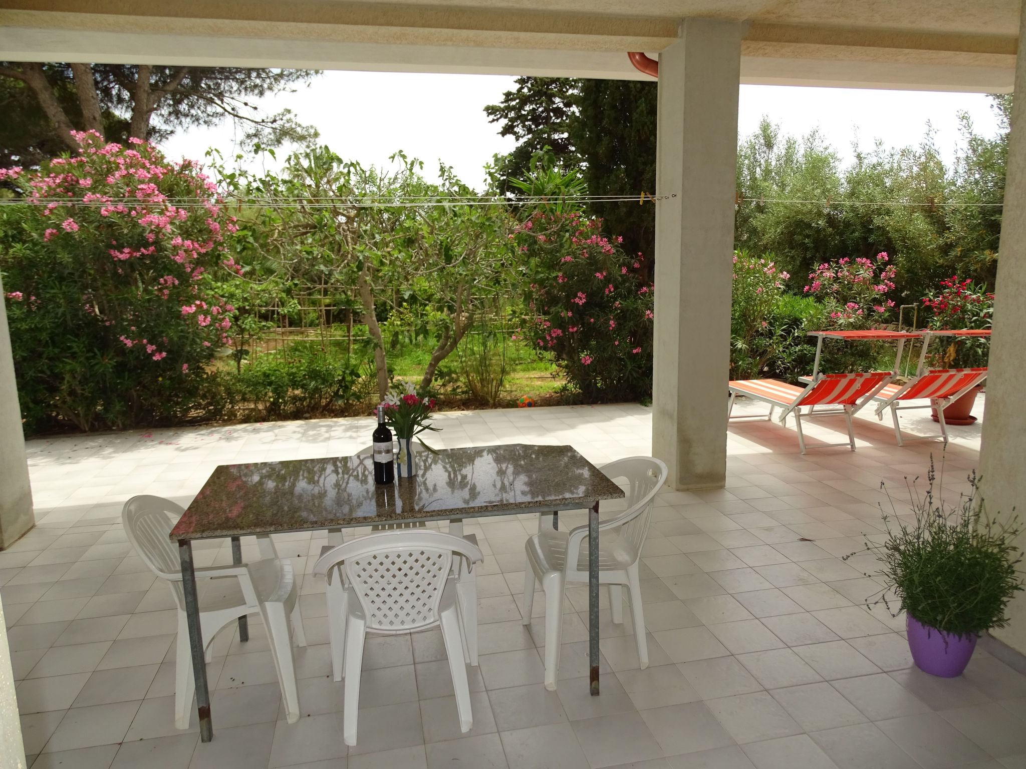 Mit grosser Terrasse direkt am Meer-Binnen