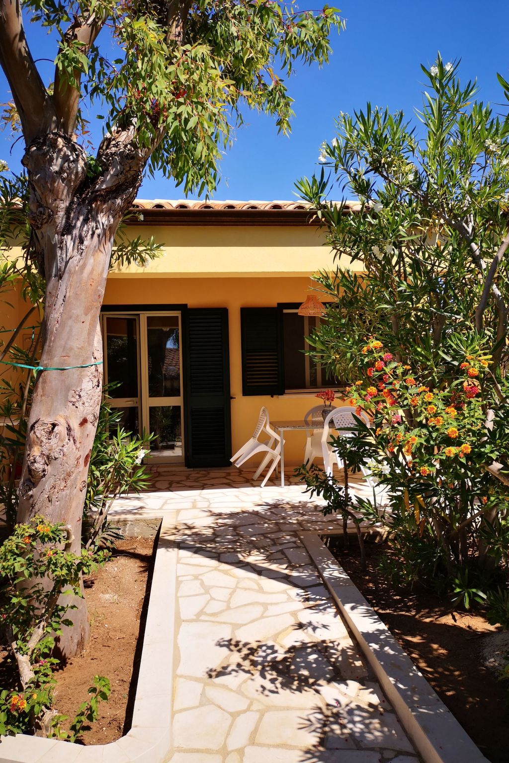 Schöner, neuer und zentraler Bungalow direkt am Sandstrand auf Sizilien-Binnen