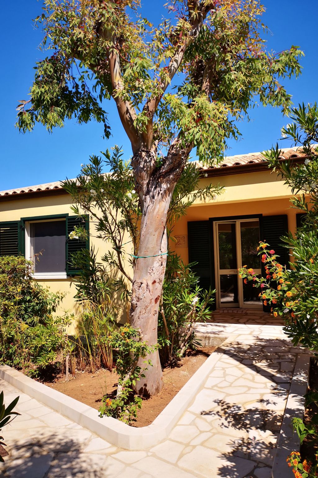 Schöner, neuer und zentraler Bungalow direkt am Sandstrand auf Sizilien-Binnen