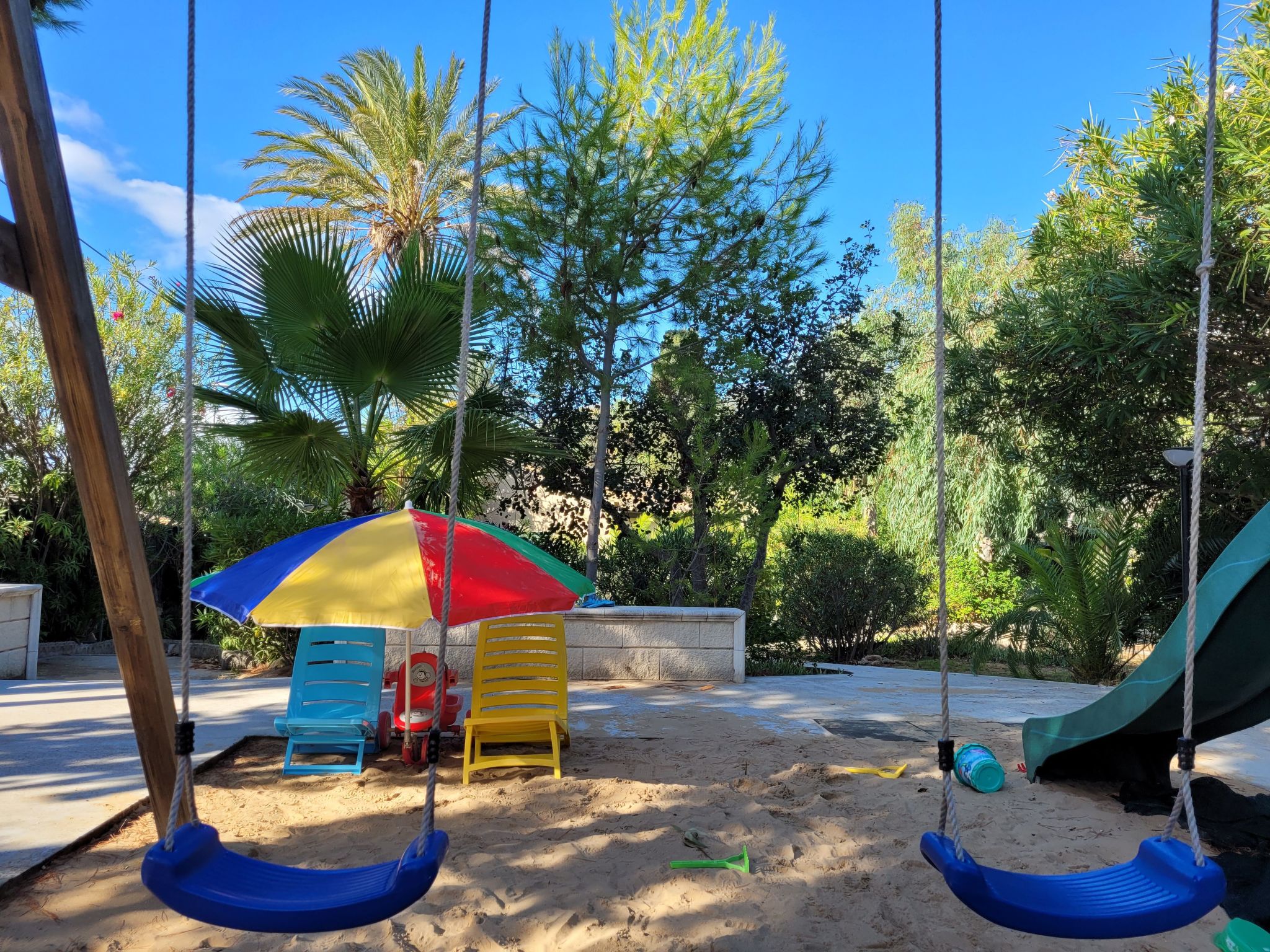 Schöner, neuer und zentraler Bungalow direkt am Sandstrand auf Sizilien-Binnen