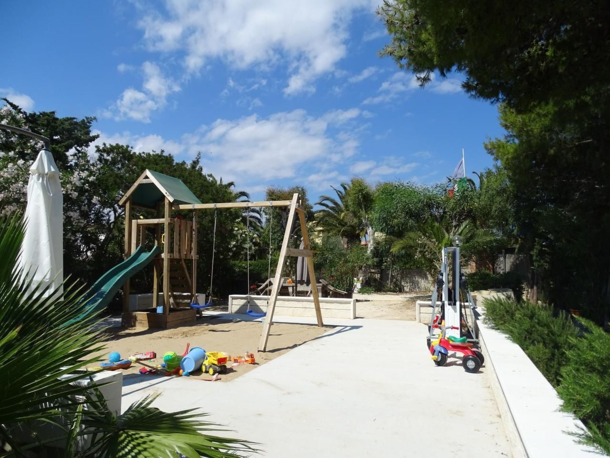 Schöner zentraler Bungalow direkt am Sandstrand auf Sizilien-Dedans