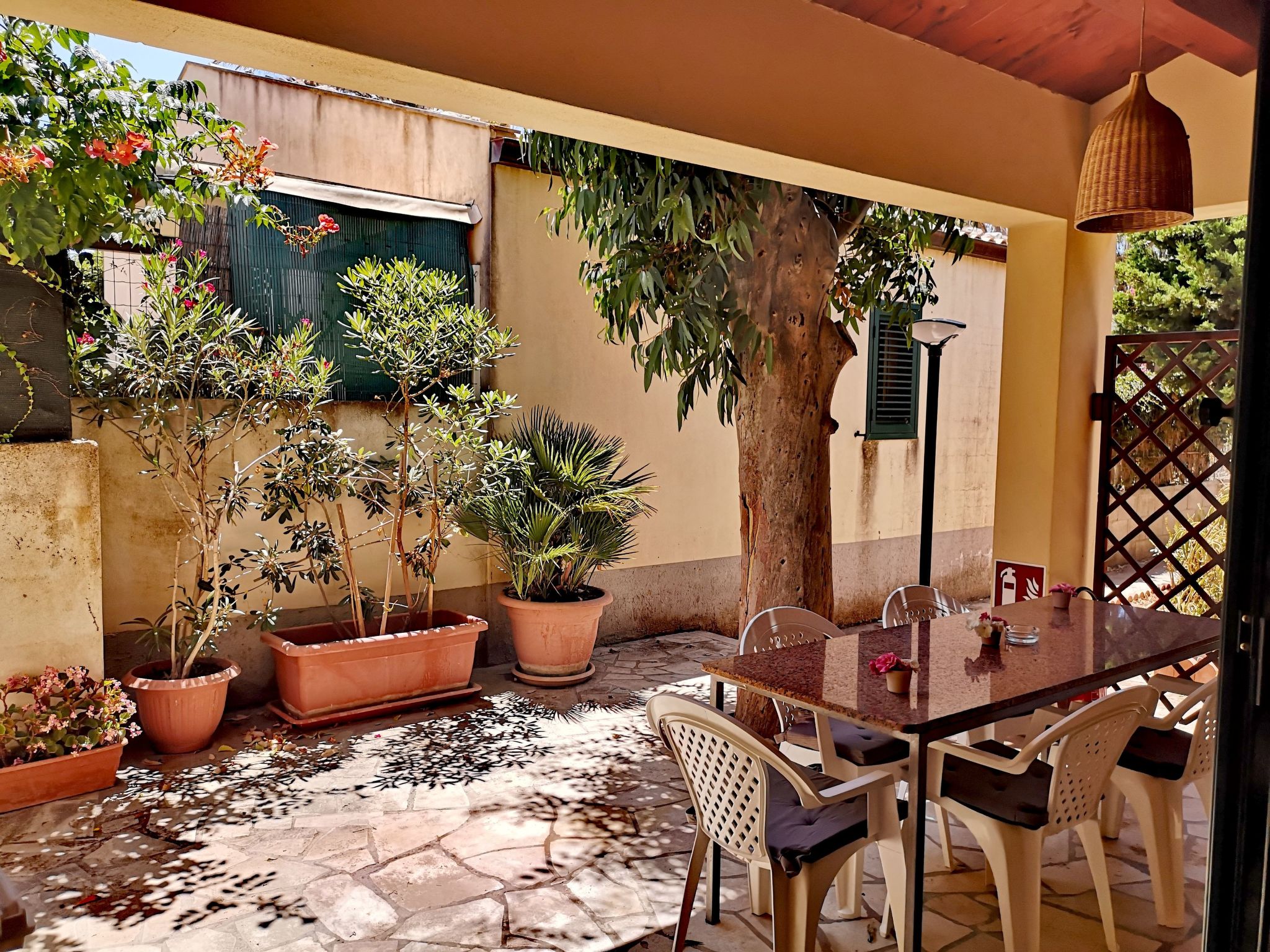 In Marina Di Modica mit Großer Terrasse-Dedans