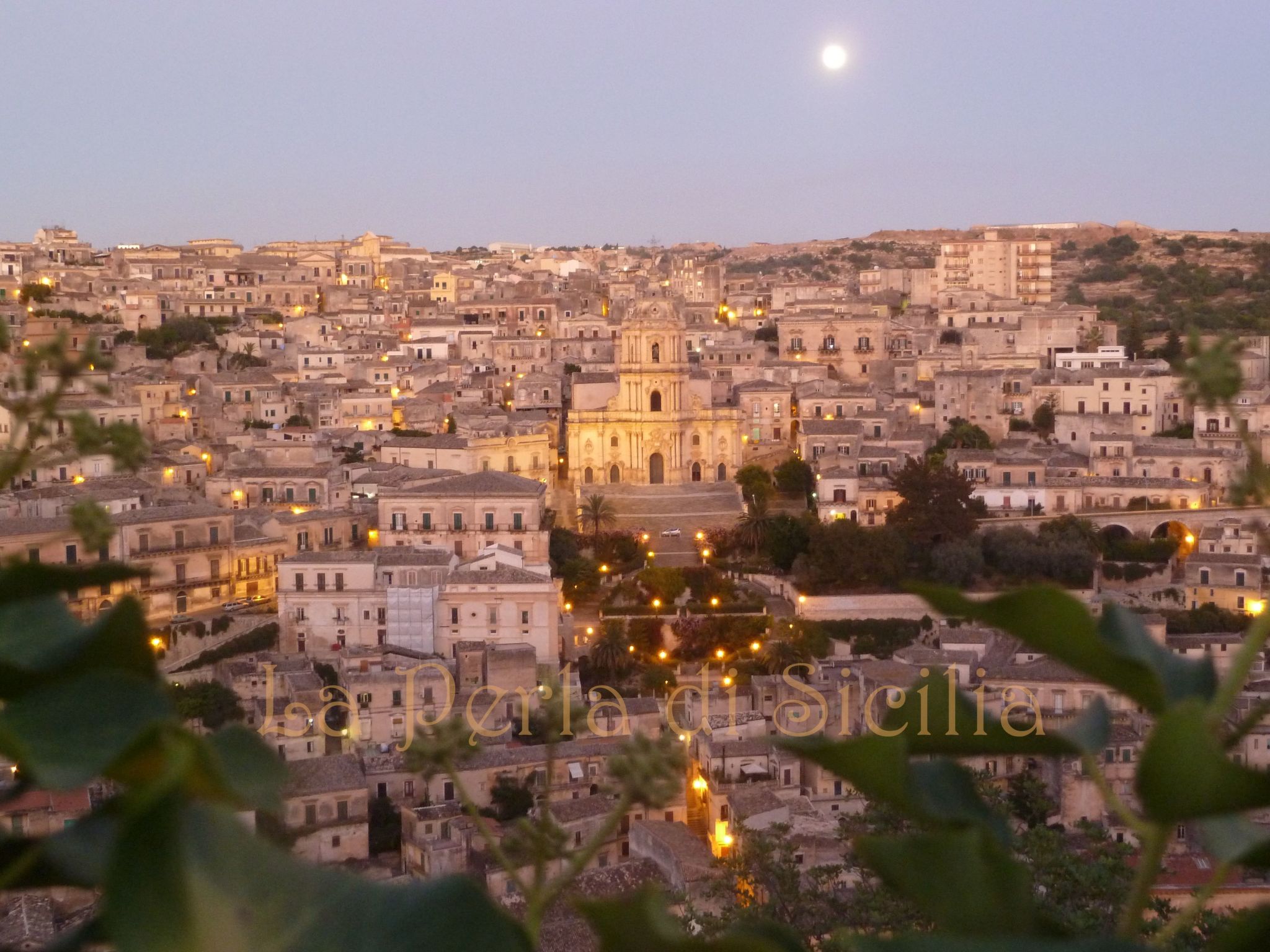 In Marina Di Modica mit Großer Terrasse-Binnen