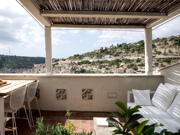 Sfeervol appartement met terras in het hart van Modica in Modica