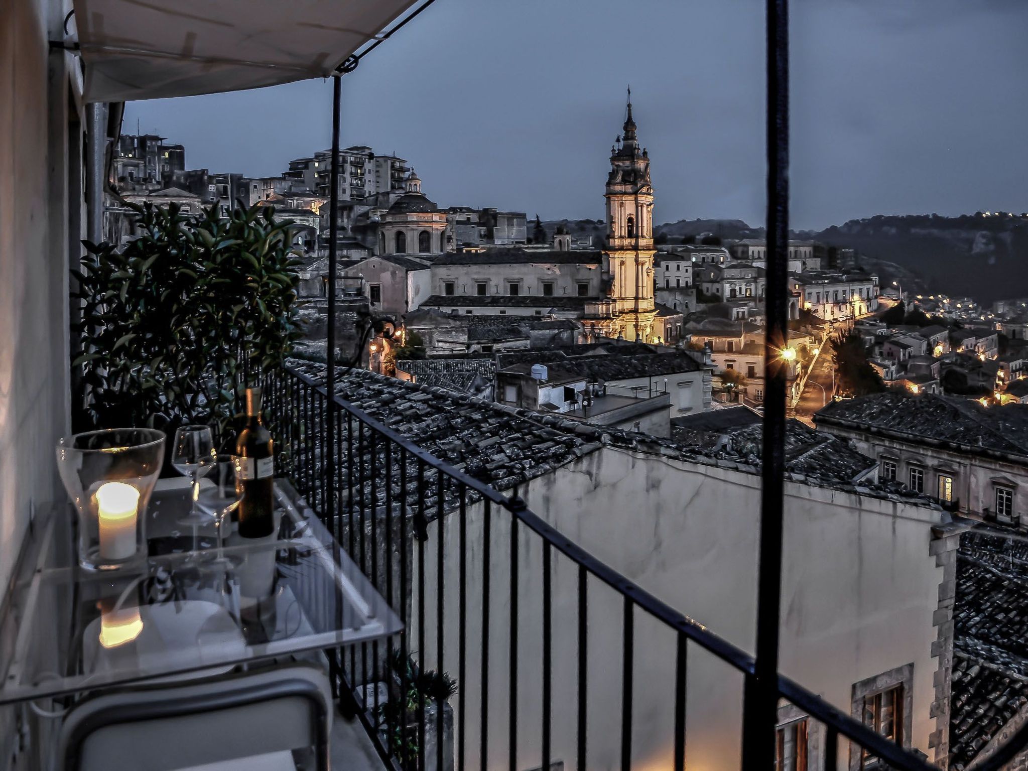 Eine Terrasse über Modica-Dedans