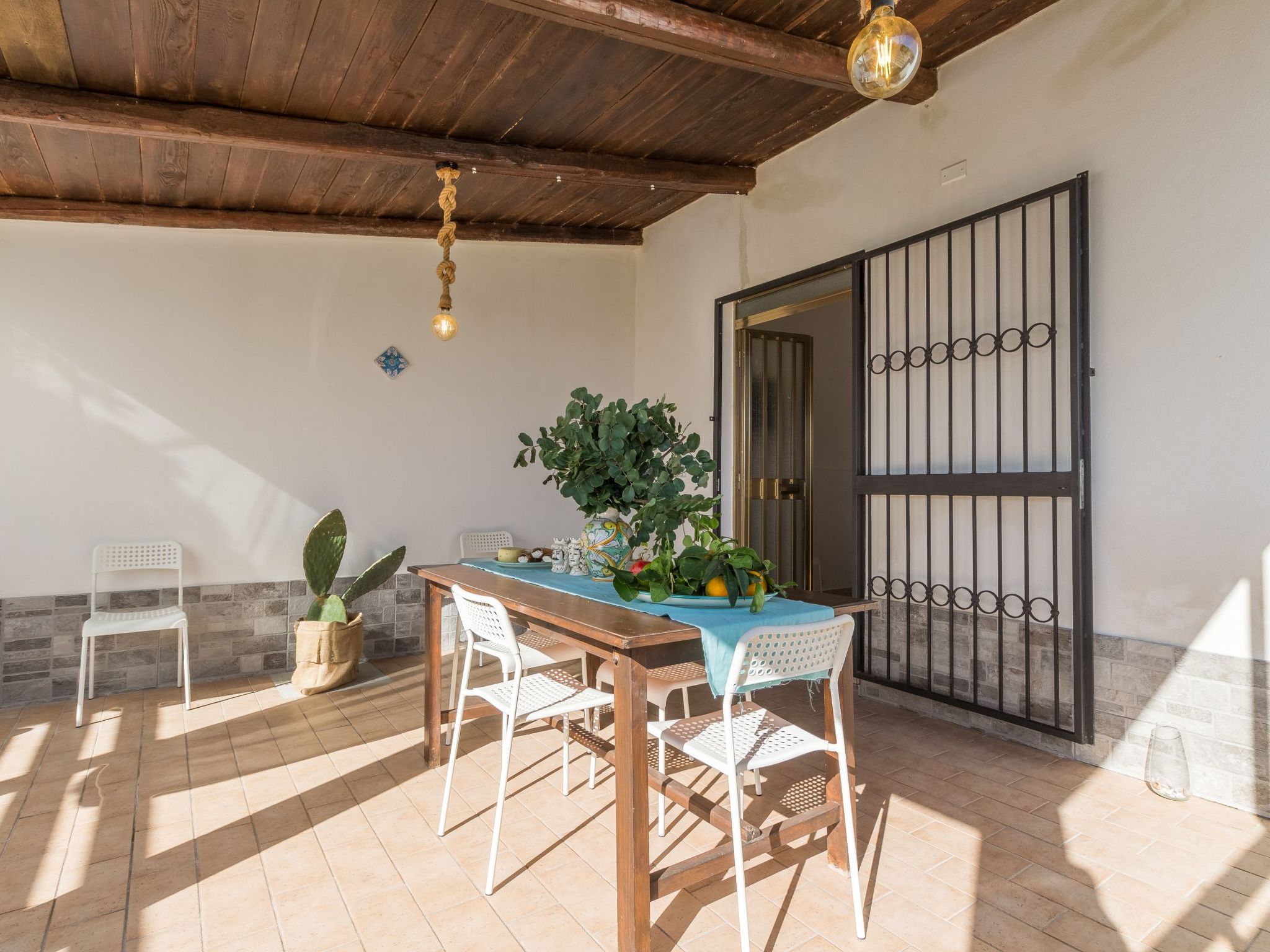 Edoné, Wohnung mit Blick auf einen Sandstrand-Binnen