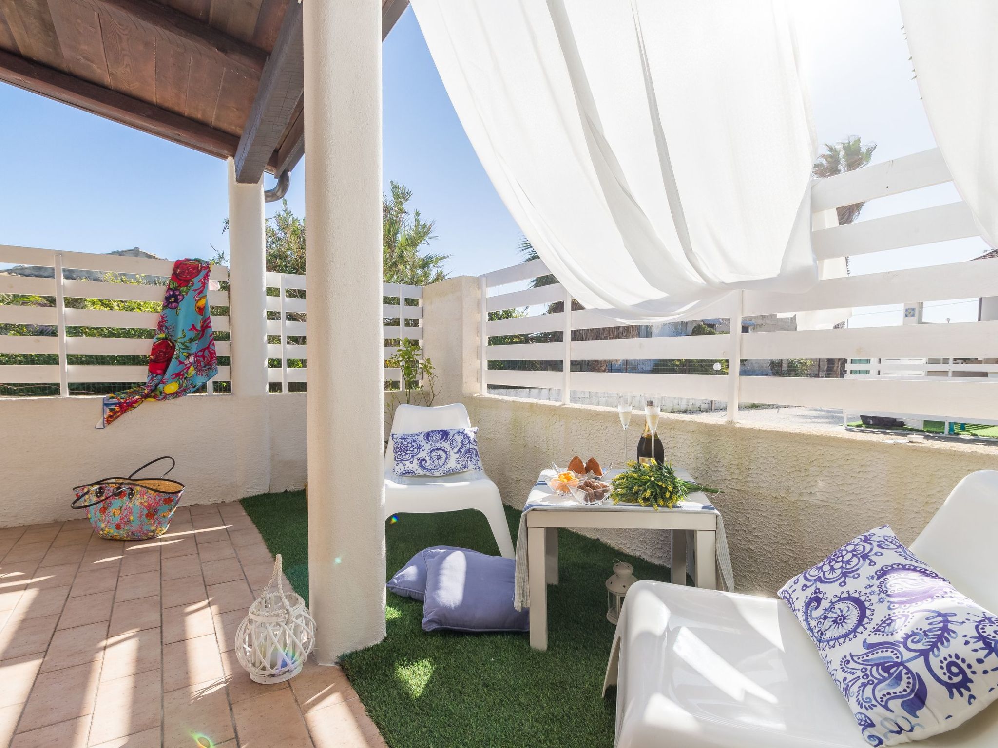 Edoné, Wohnung mit Blick auf einen Sandstrand-Binnen