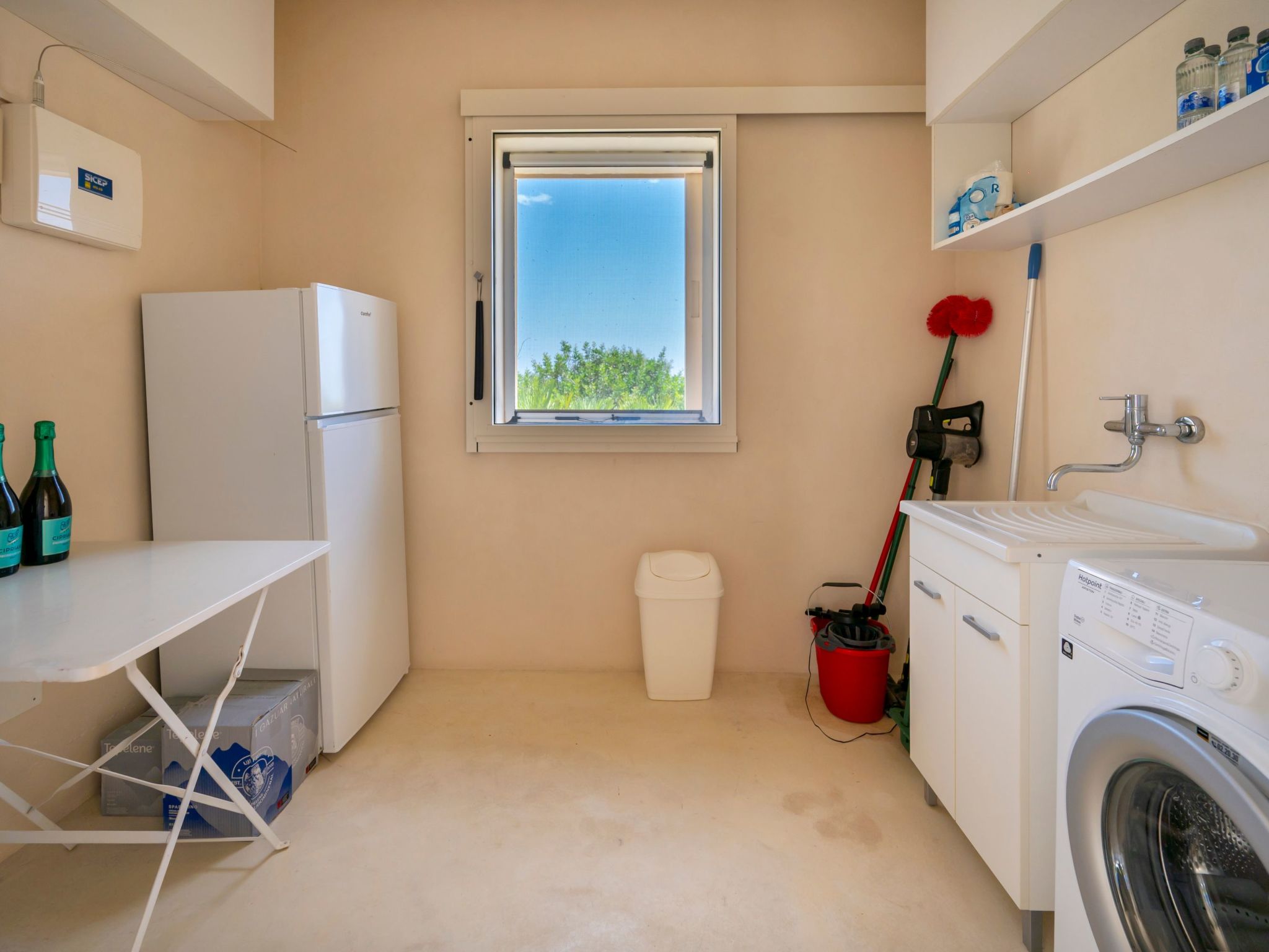 SkyDream Vendicari".-Dedans