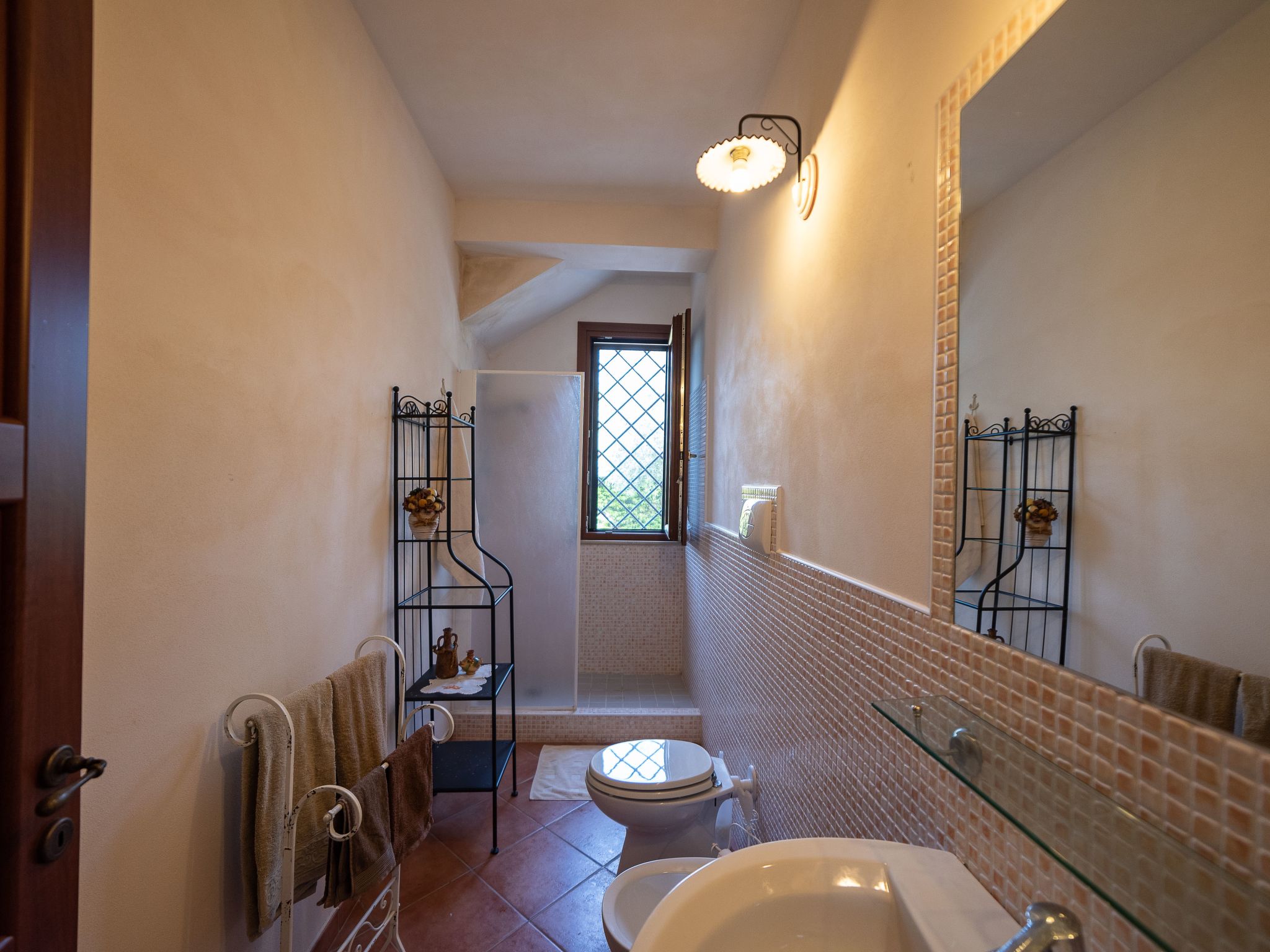 In Noto mit Terrasse, Garten und gemeinsamem Pool-Image-tags.info