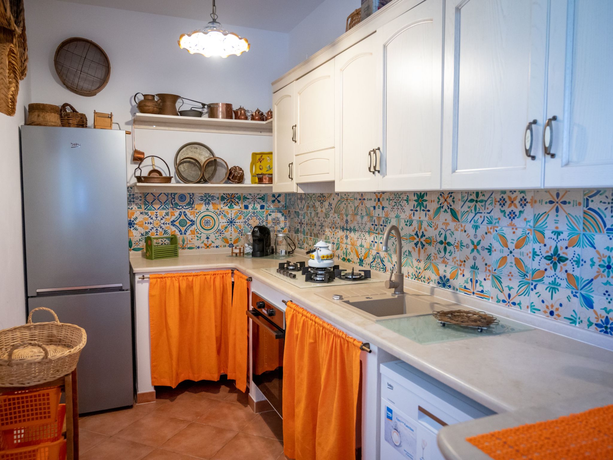 In Noto mit Terrasse, Garten und gemeinsamem Pool-Image-tags.info