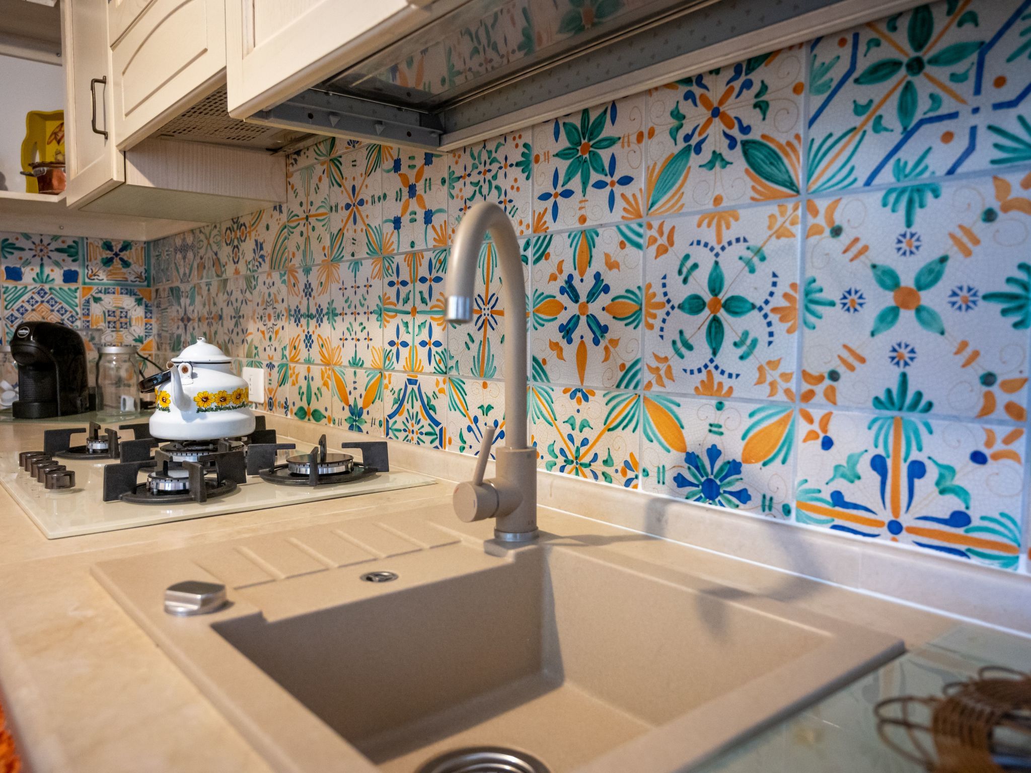 In Noto mit Terrasse, Garten und gemeinsamem Pool-Image-tags.info