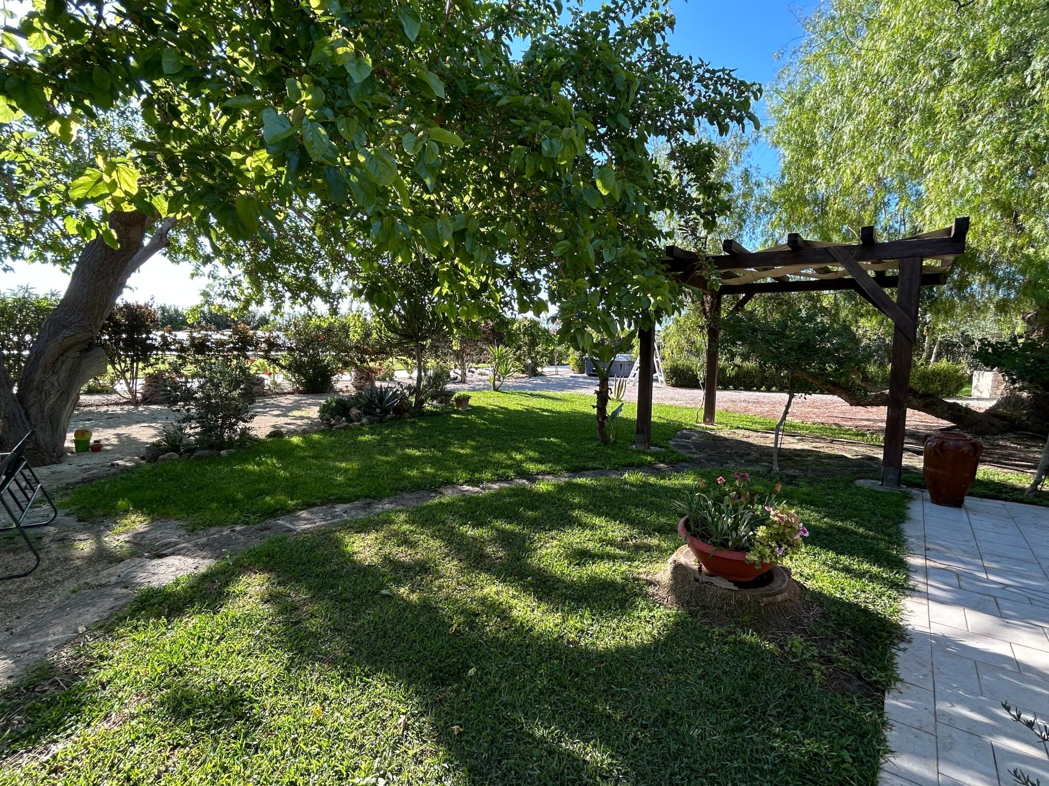 In Noto mit Terrasse, Garten und gemeinsamem Pool-Image-tags.info