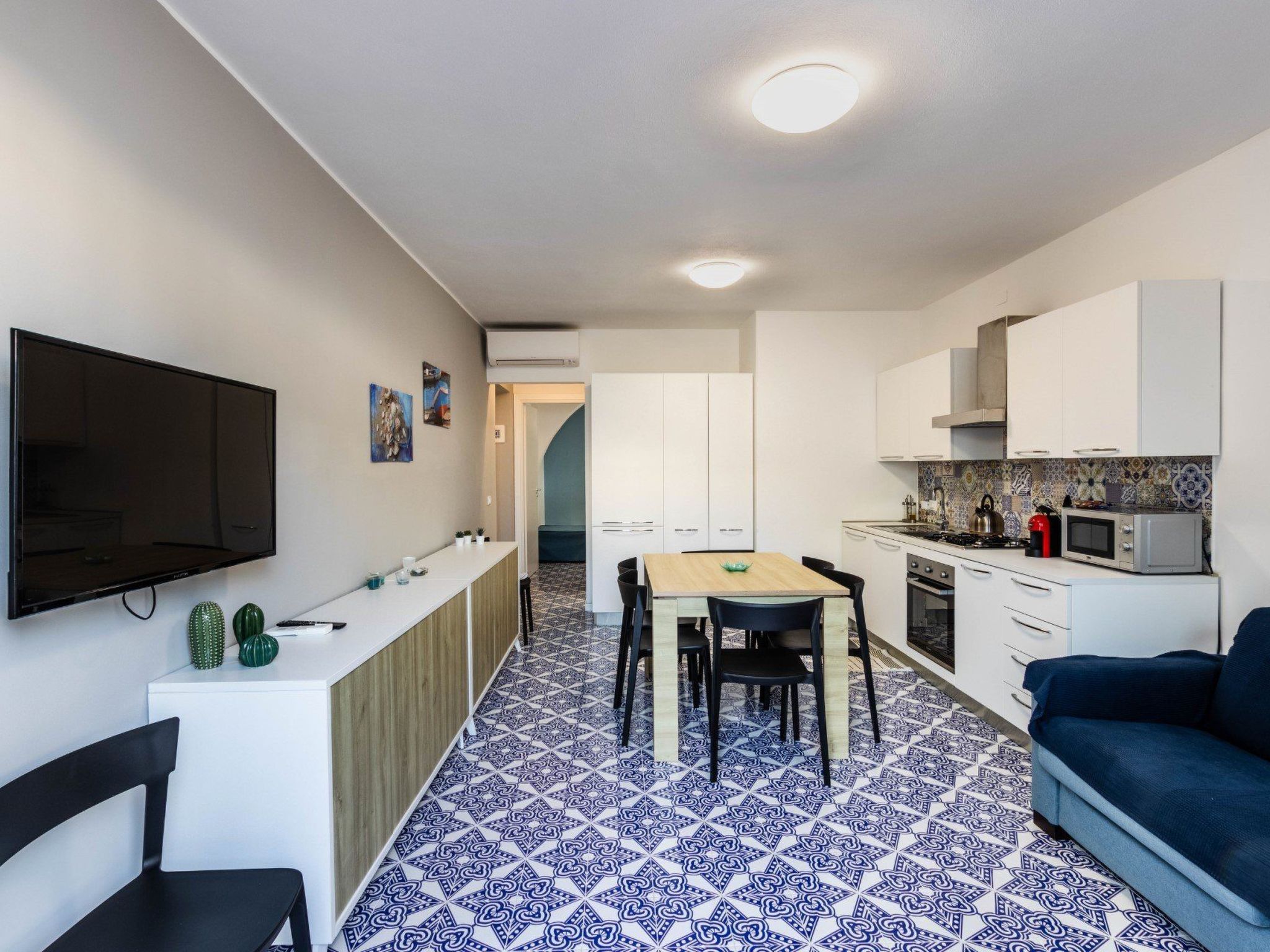 Wohnung "La Maiolica" direkt am Wasser-Drinnen