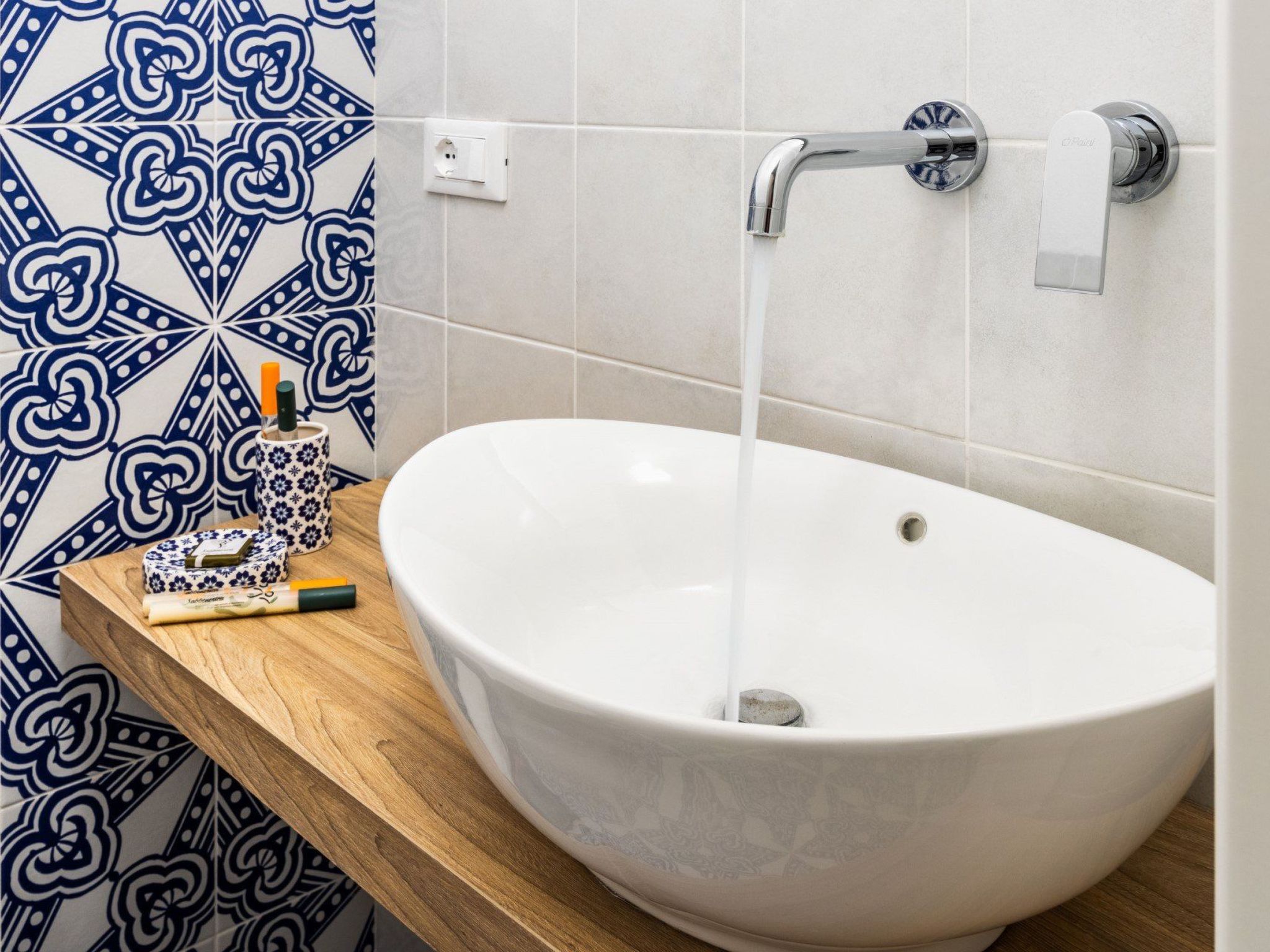 Wohnung "La Maiolica" direkt am Wasser-Drinnen