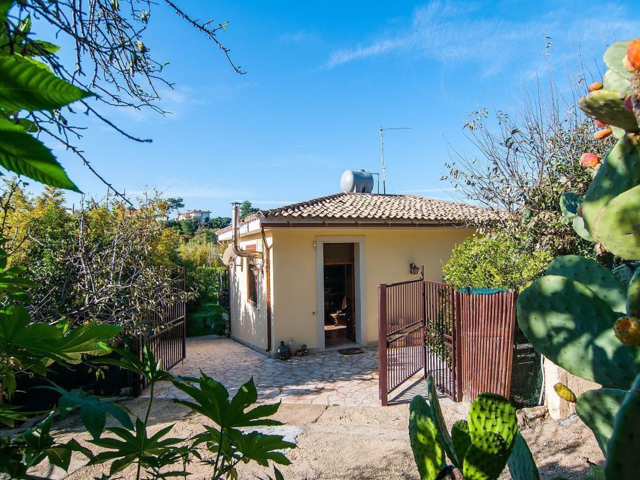 Haus in Lido Di Noto mit privatem Parkplatz - Buiten