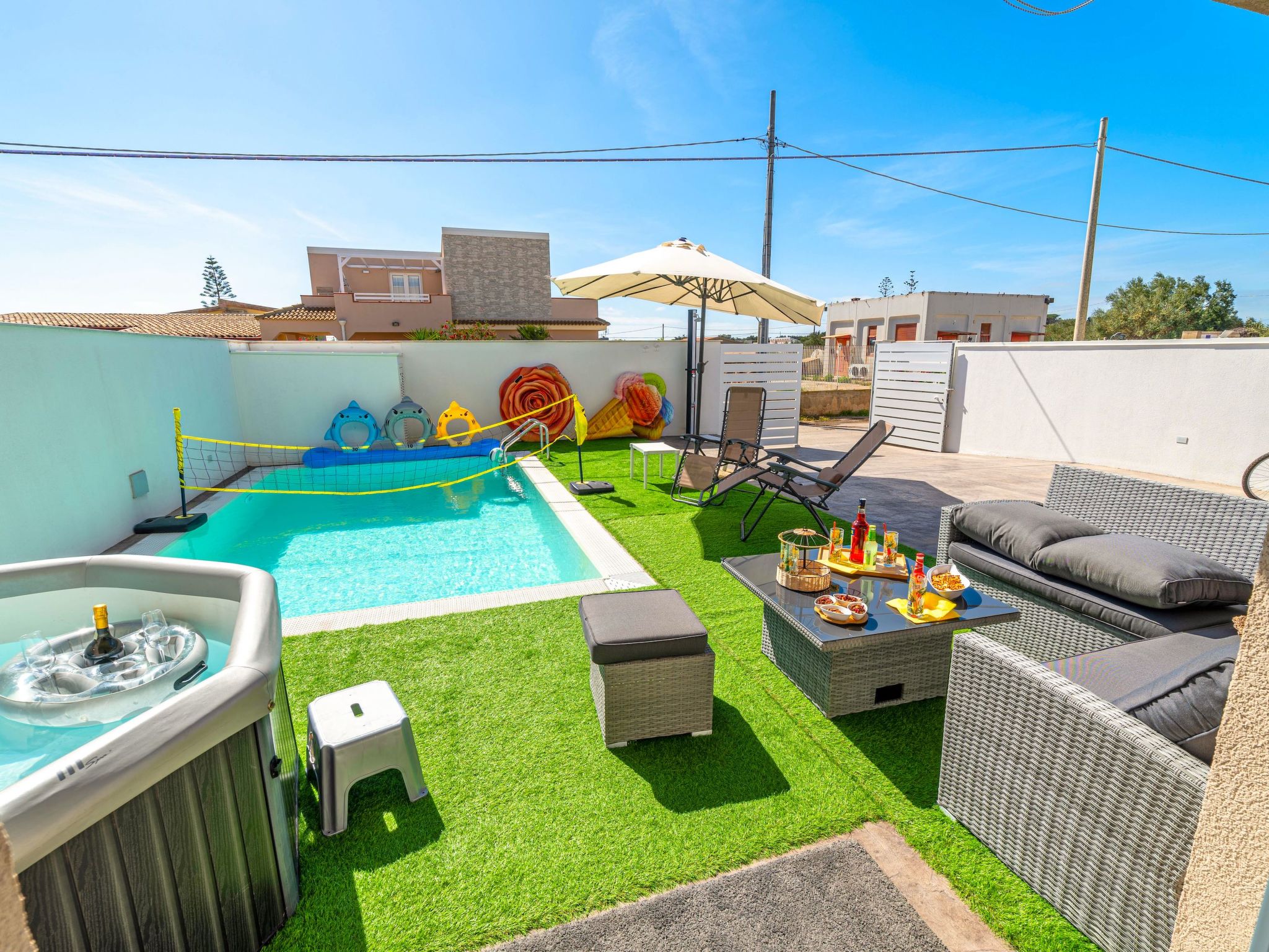 Schwimmbad, elegant, in Strandnähe-Dedans