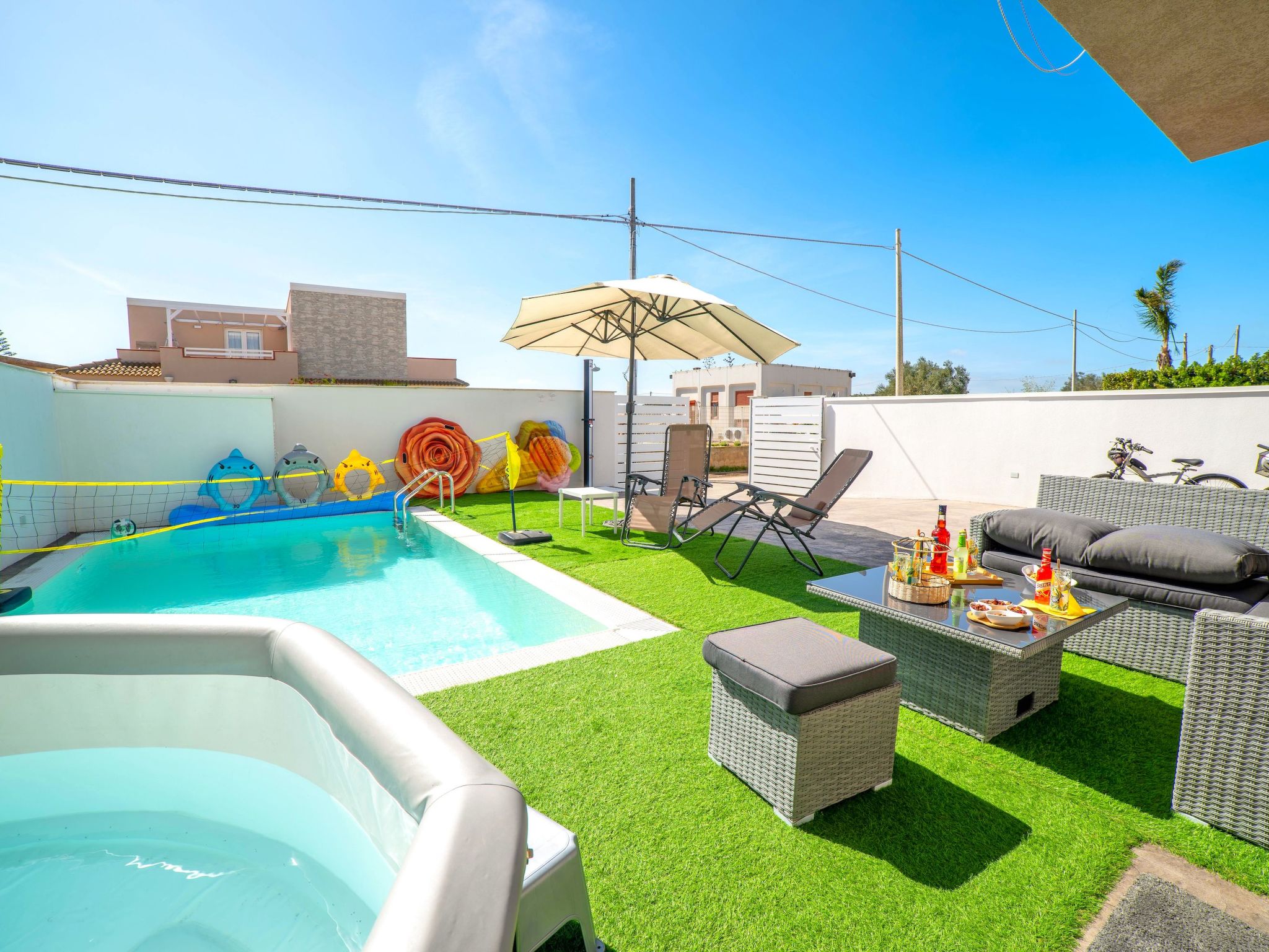 Schwimmbad, elegant, in Strandnähe-Dedans