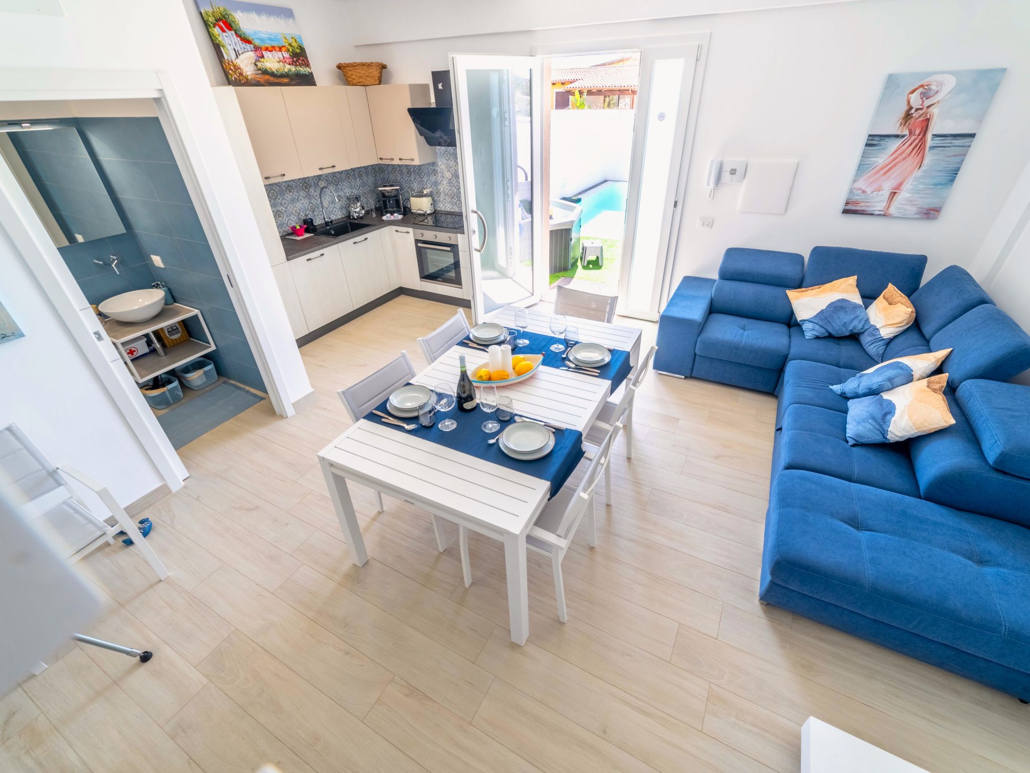 Schwimmbad, elegant, in Strandnähe-Dedans