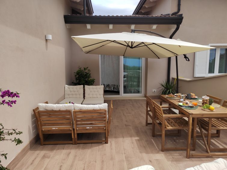 Search and Stay destination Lenzevacche, Sicilia - Italy from AU$ 247. Amici Miei di Levante