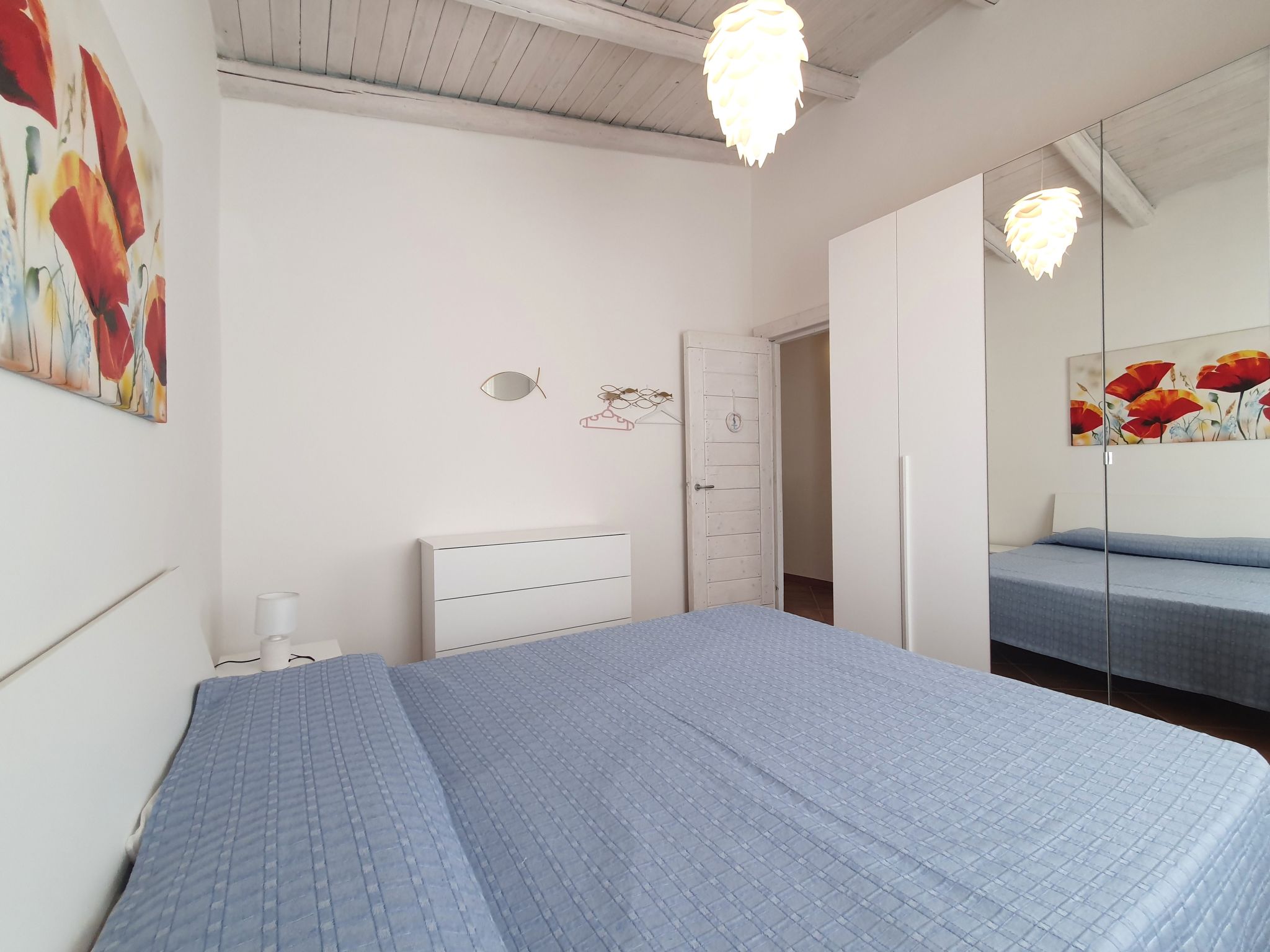The Sunshine House-Binnen
